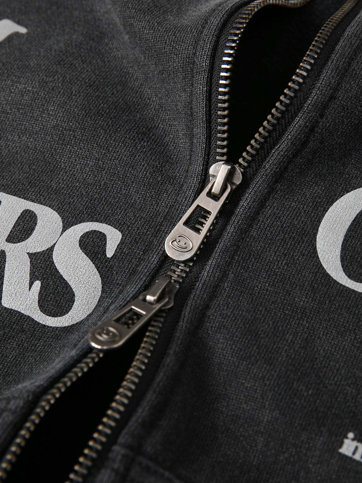 FALLING LETTERS ZIP UP - BLACK-Fineriform