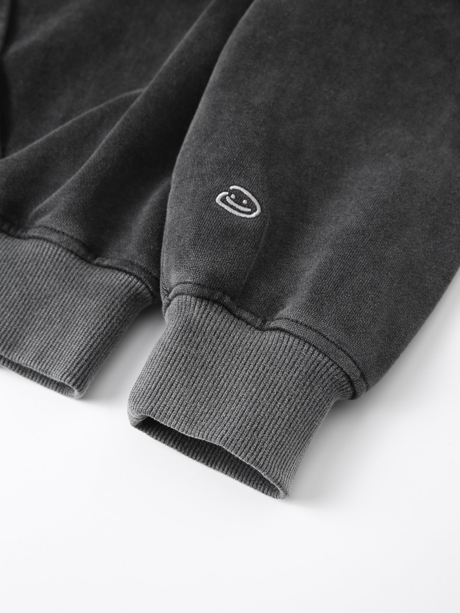 FALLING LETTERS ZIP UP - BLACK-Fineriform