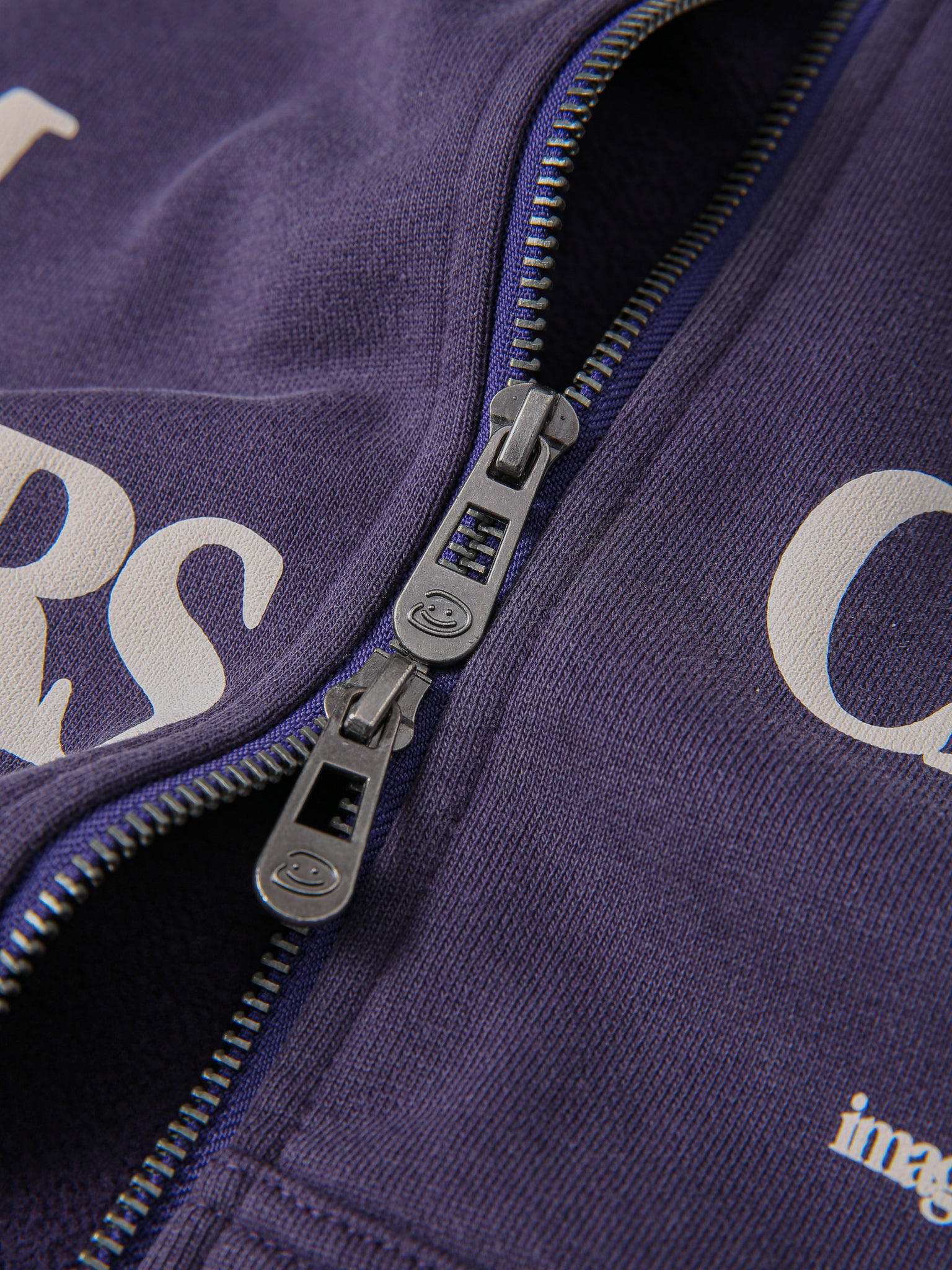 FALLING LETTERS ZIP UP - PURPLE DUSK-Fineriform