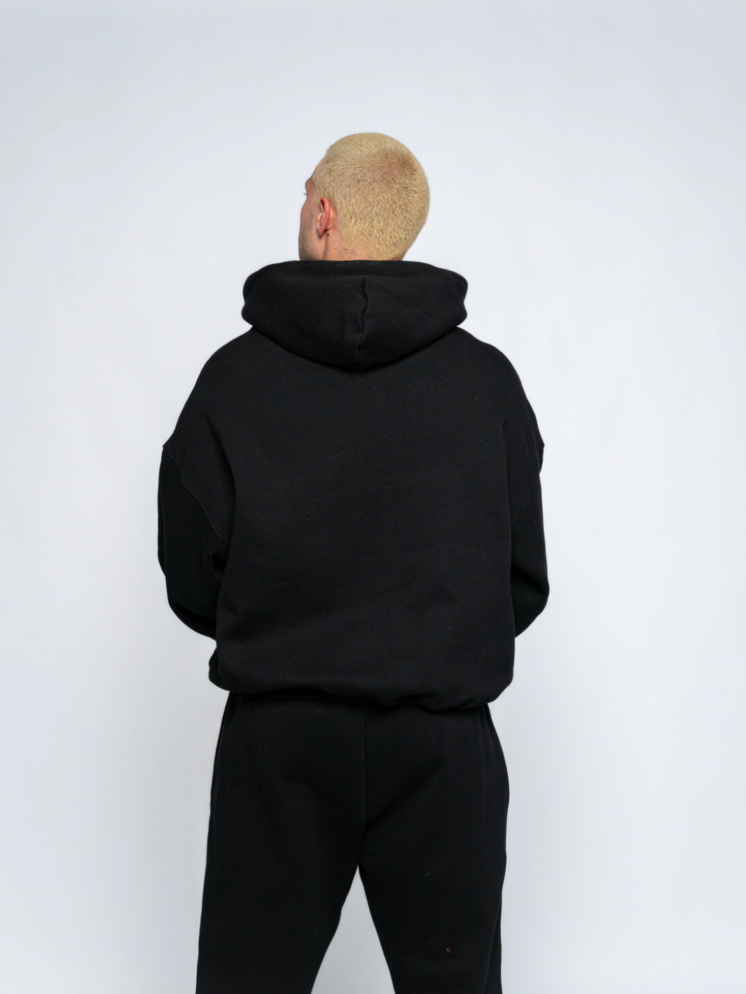 SIGNATURE BASIC ZIP-UP HOODIE - BLACK-Fineriform