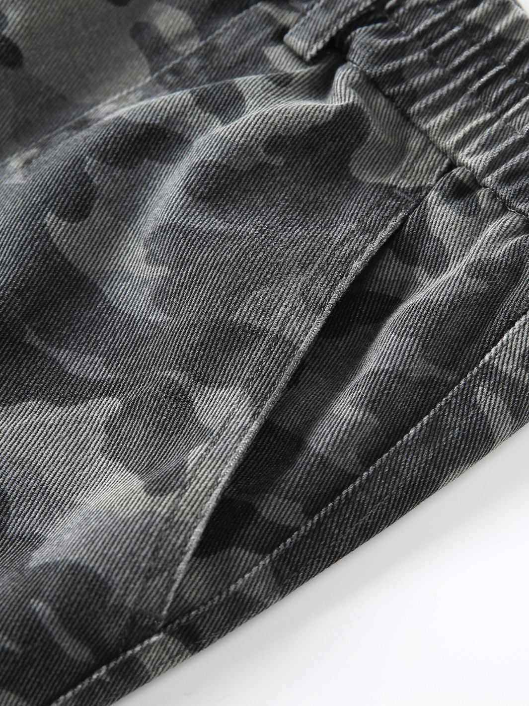 CAMO CARGO SHORTS - SMOKE-Fineriform