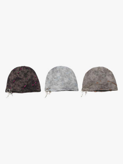 Retro Wasteland Style Distressed Knit Hanging Charm Beanie-Fineriform