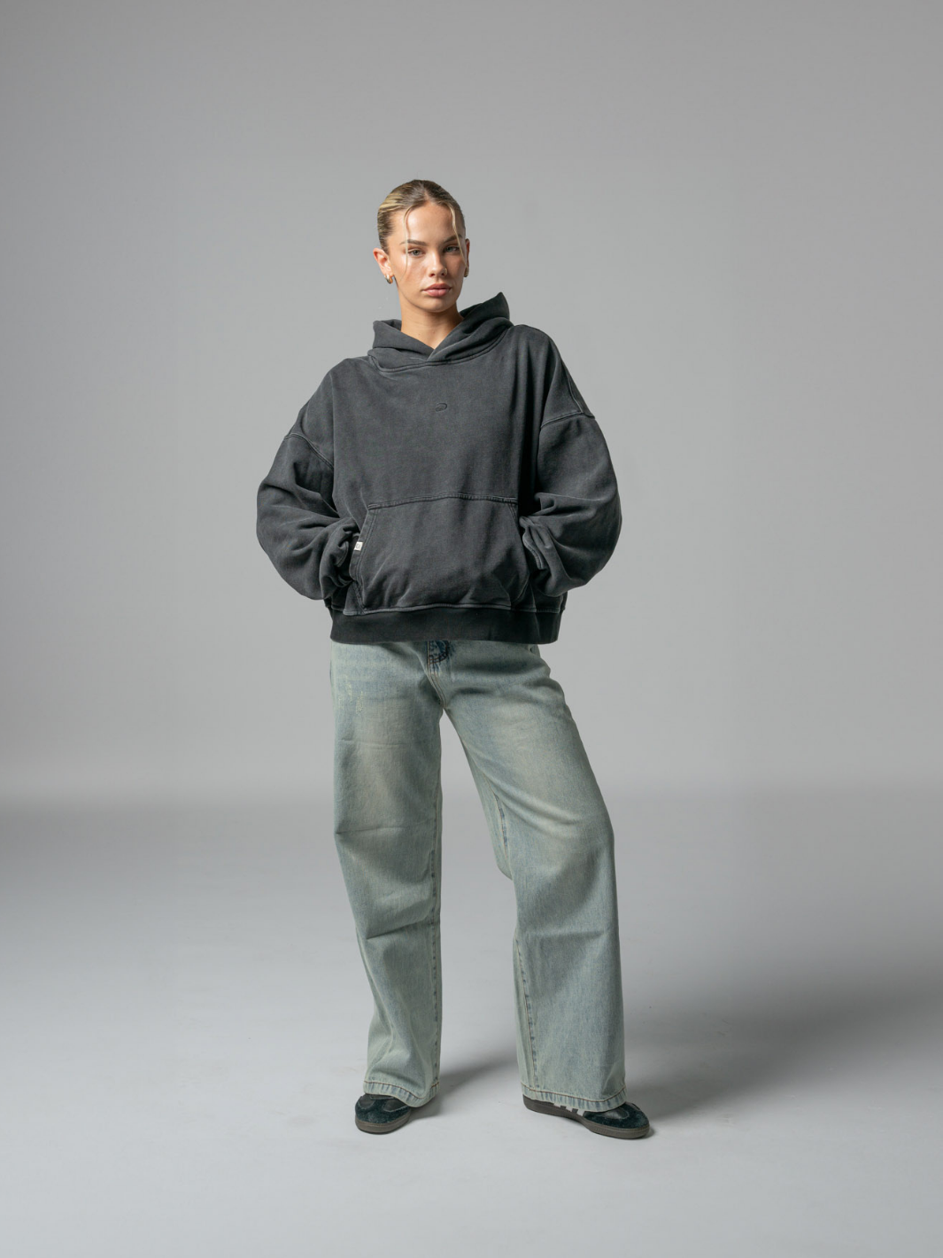 ESSENTIAL BOXY HOODIE - VINTAGE BLACK-Fineriform