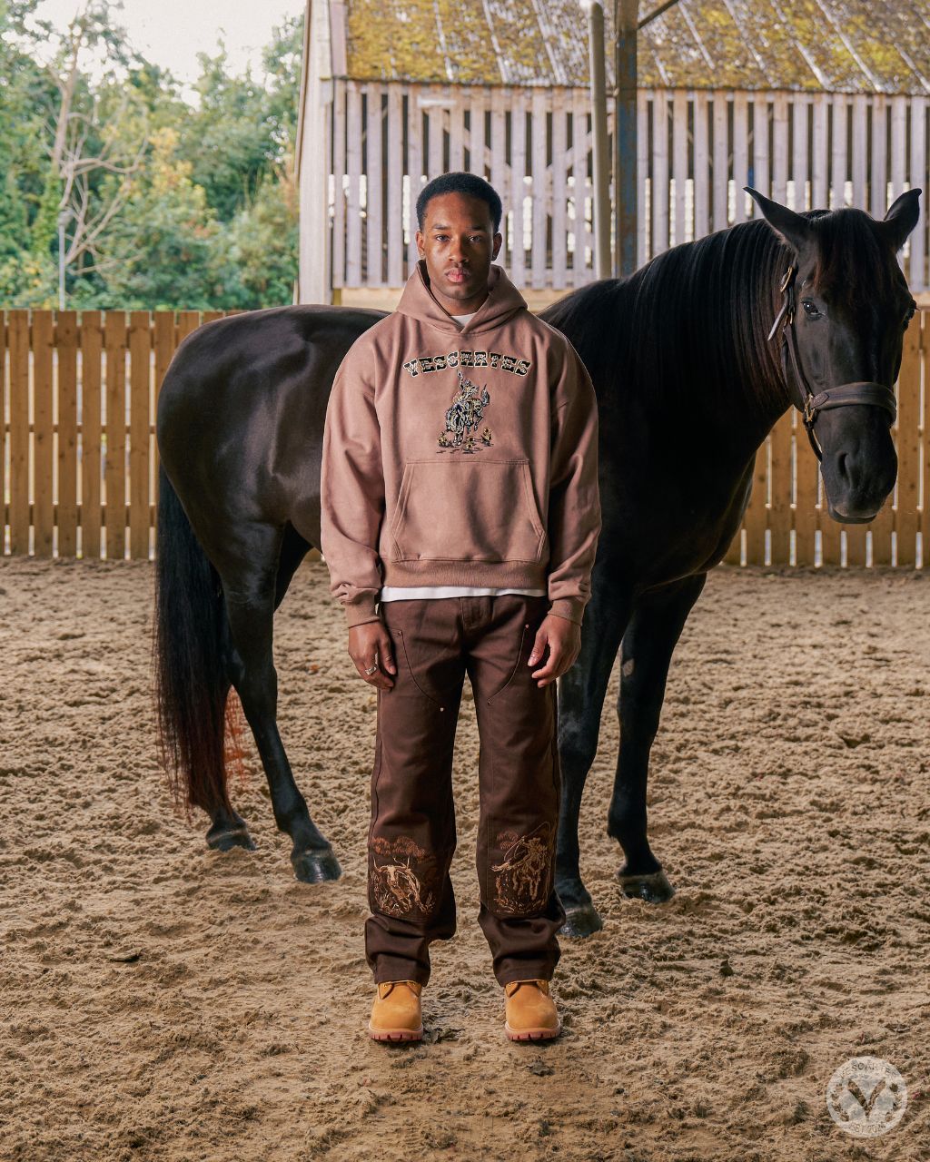 GHOSTLY GALLOP HOODIE-Fineriform