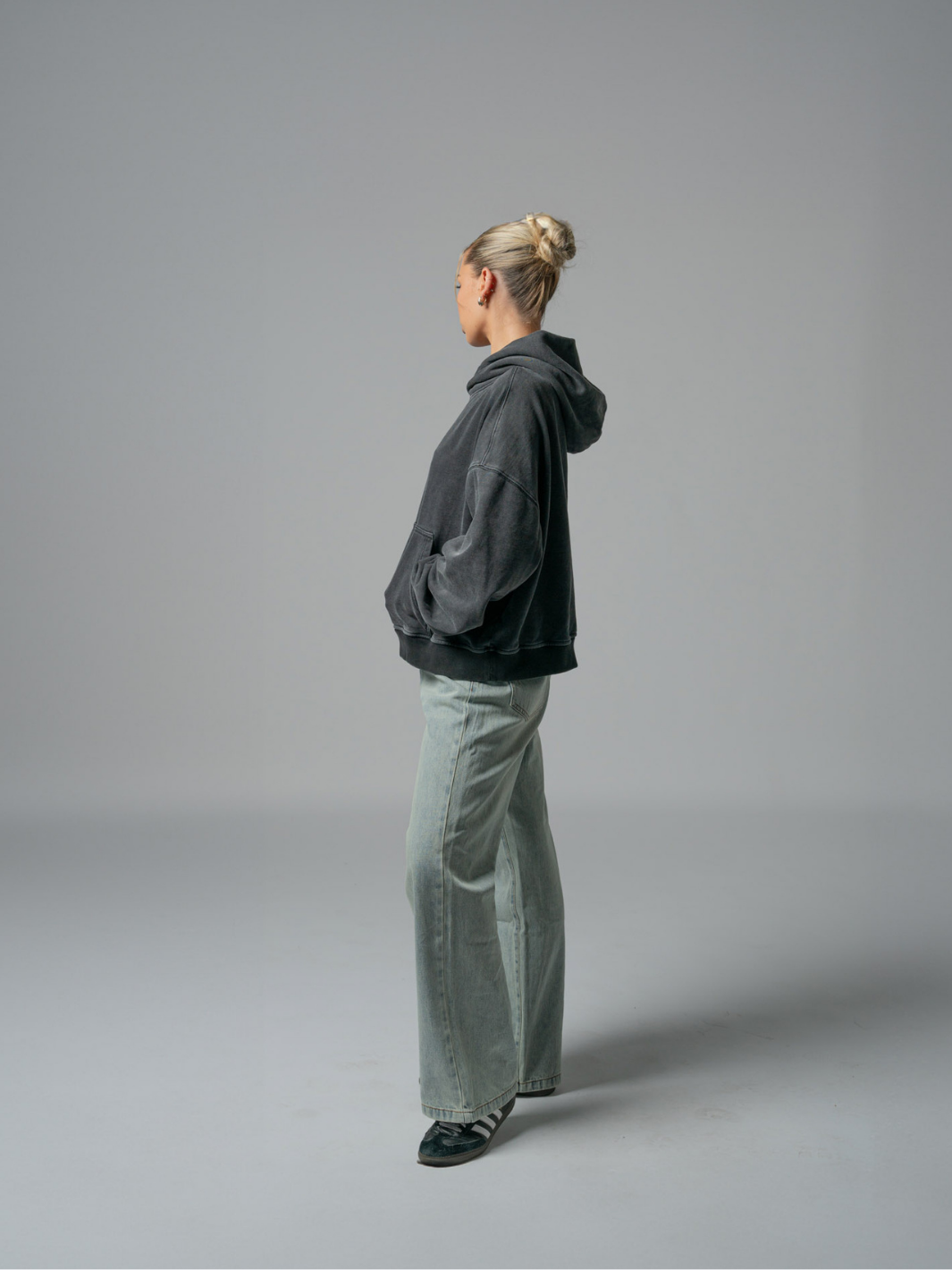 ESSENTIAL BOXY HOODIE - VINTAGE BLACK-Fineriform