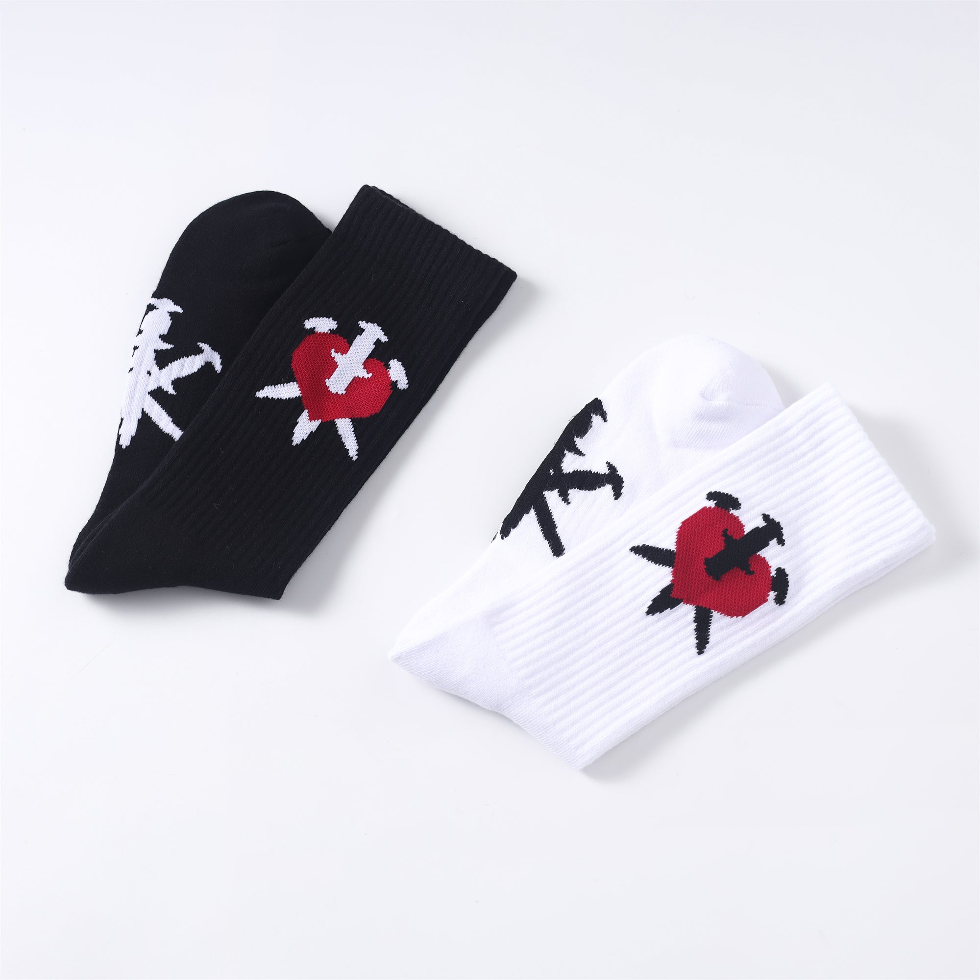 WHITE DAGGER HEART SOCKS-Fineriform