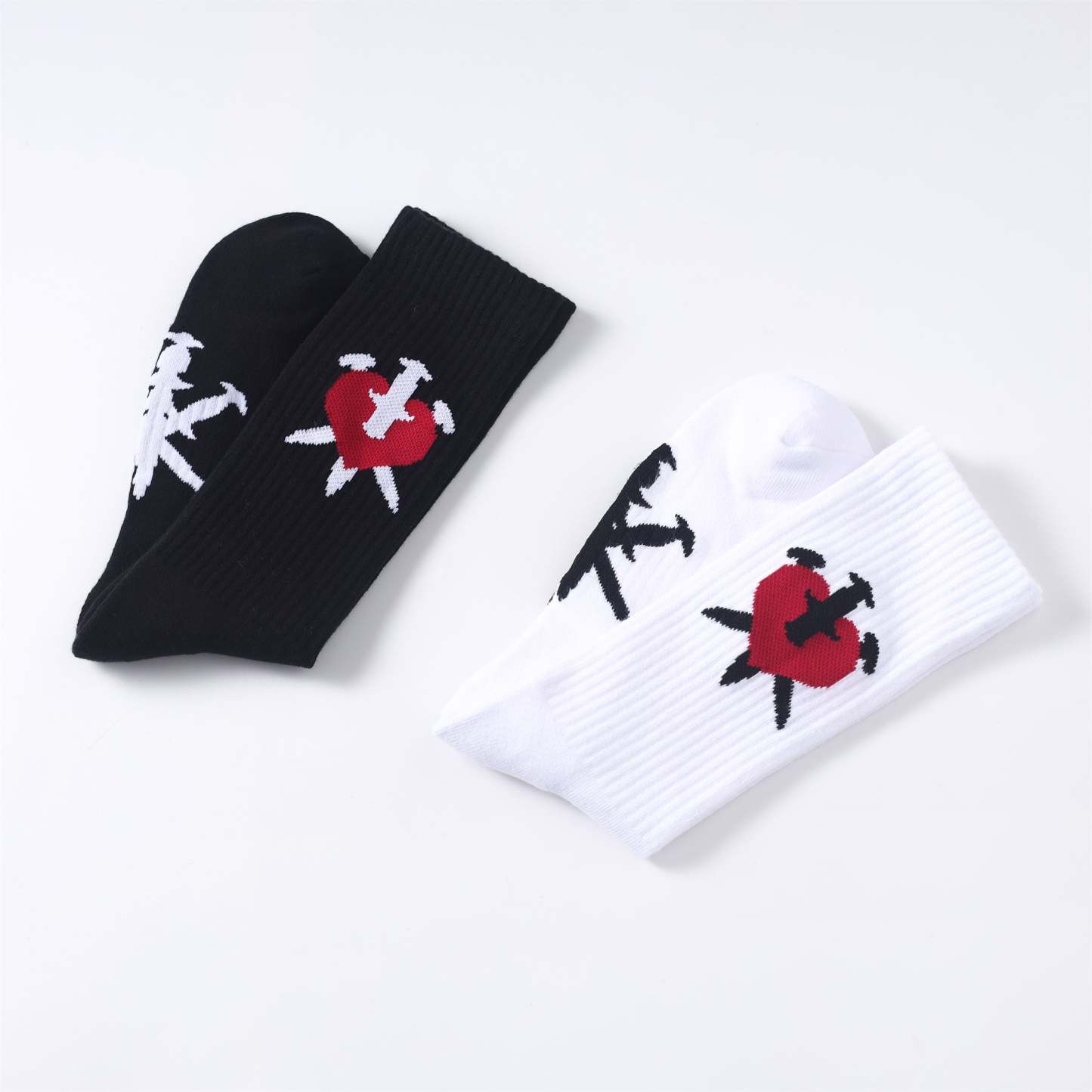 WHITE DAGGER HEART SOCKS-Fineriform