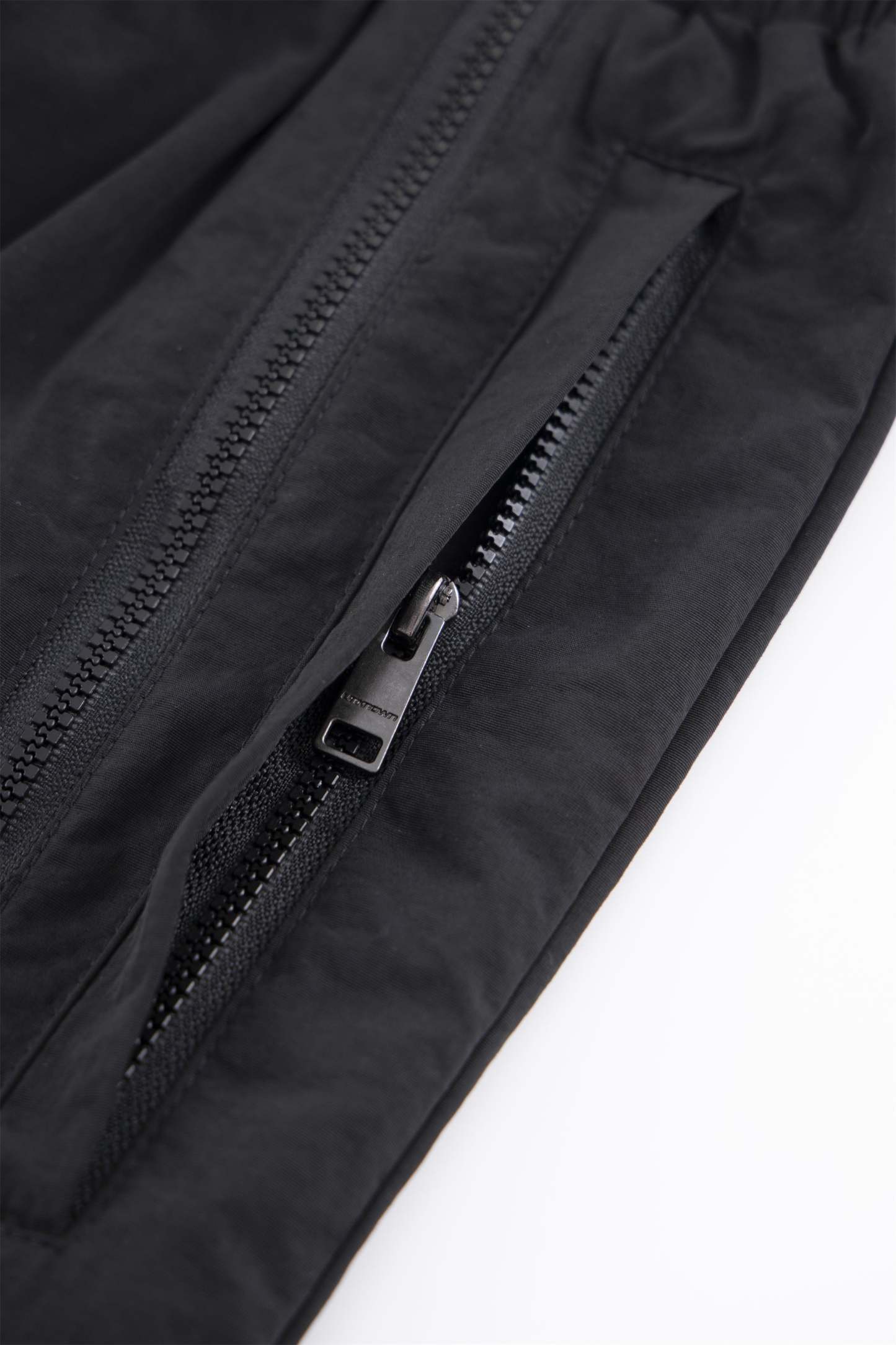 BLACK BAGGY ZIP TRACKIES-Fineriform
