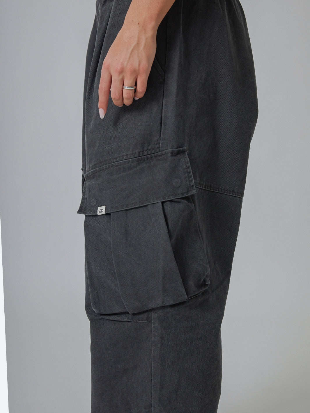 BAGGY CARGO PANTS - GRAPHITE-Fineriform