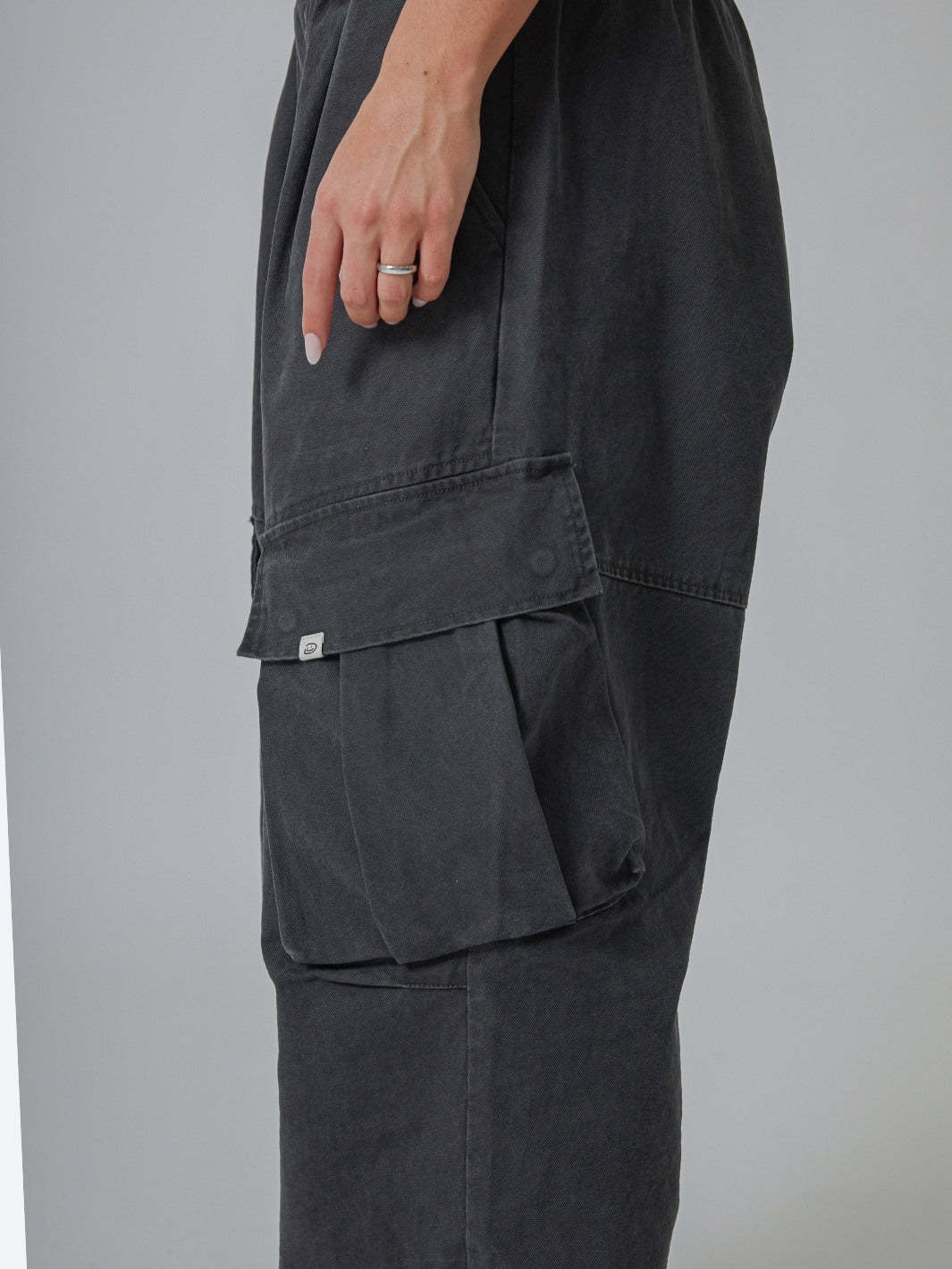 BAGGY CARGO PANTS - GRAPHITE-Fineriform