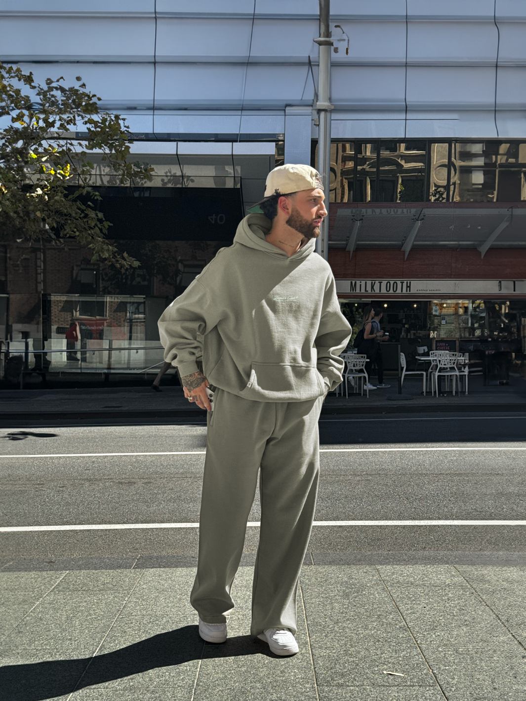 STRAIGHT LEG SWEATPANTS - PEBBLE-Fineriform