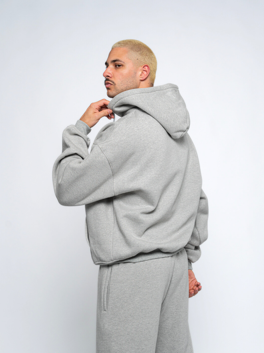 SIGNATURE BASIC ZIP-UP HOODIE - HEATHER GREY-Fineriform
