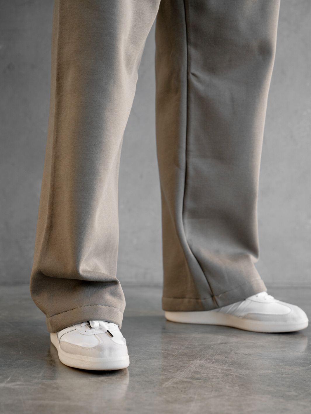 STRAIGHT LEG SWEATPANTS - DEEP TAUPE-Fineriform