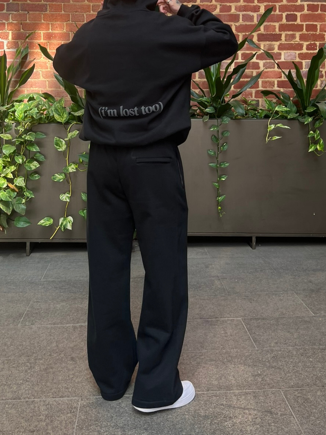 STRAIGHT LEG SWEATPANTS - BLACK-Fineriform