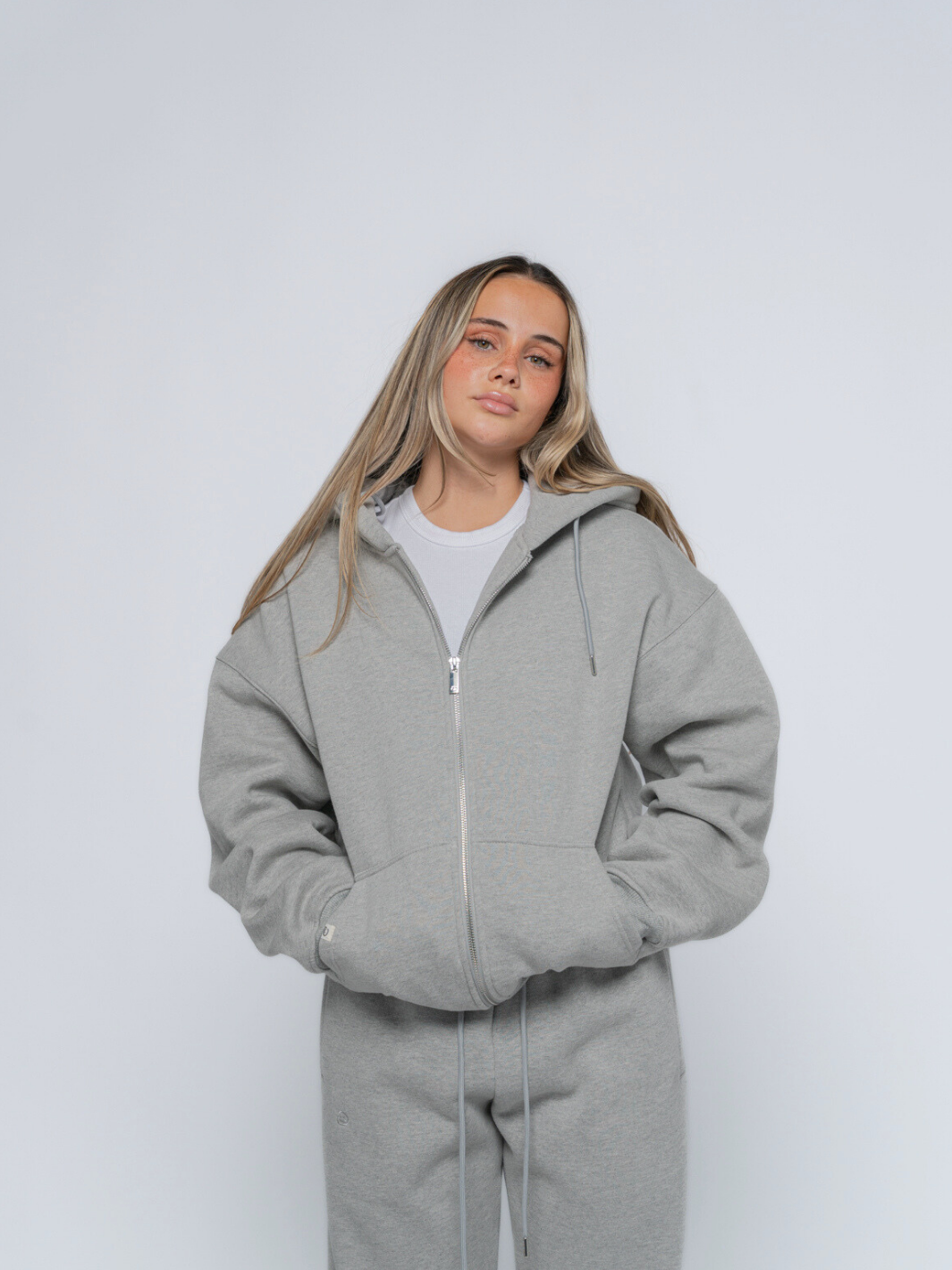 SIGNATURE BASIC ZIP-UP HOODIE - HEATHER GREY-Fineriform