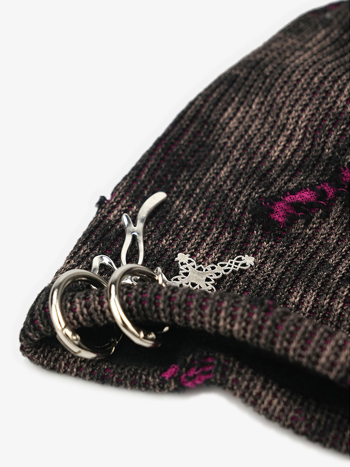 Retro Wasteland Style Distressed Knit Hanging Charm Beanie-Fineriform