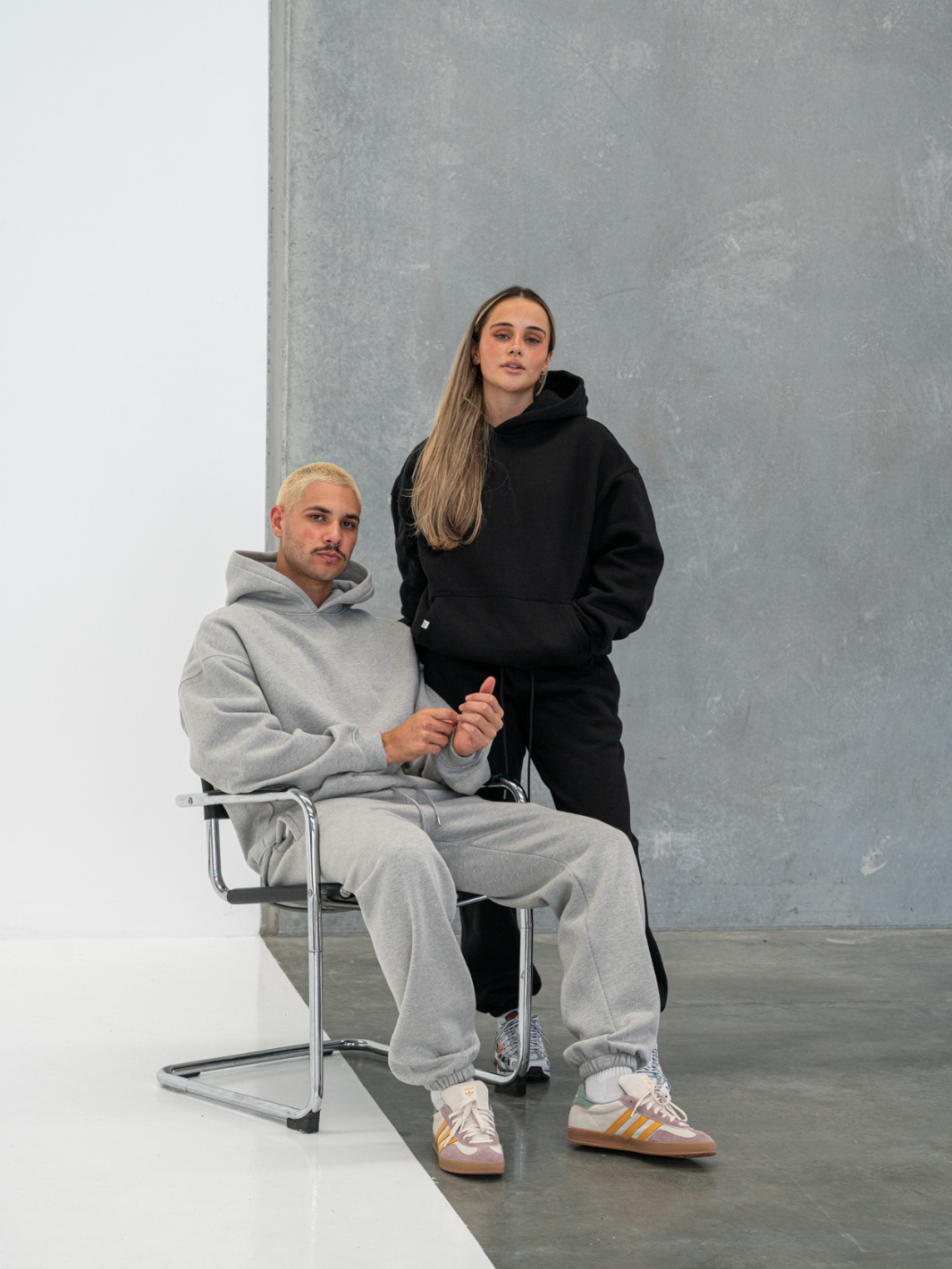 SIGNATURE BASIC SWEATPANTS - HEATHER GREY-Fineriform