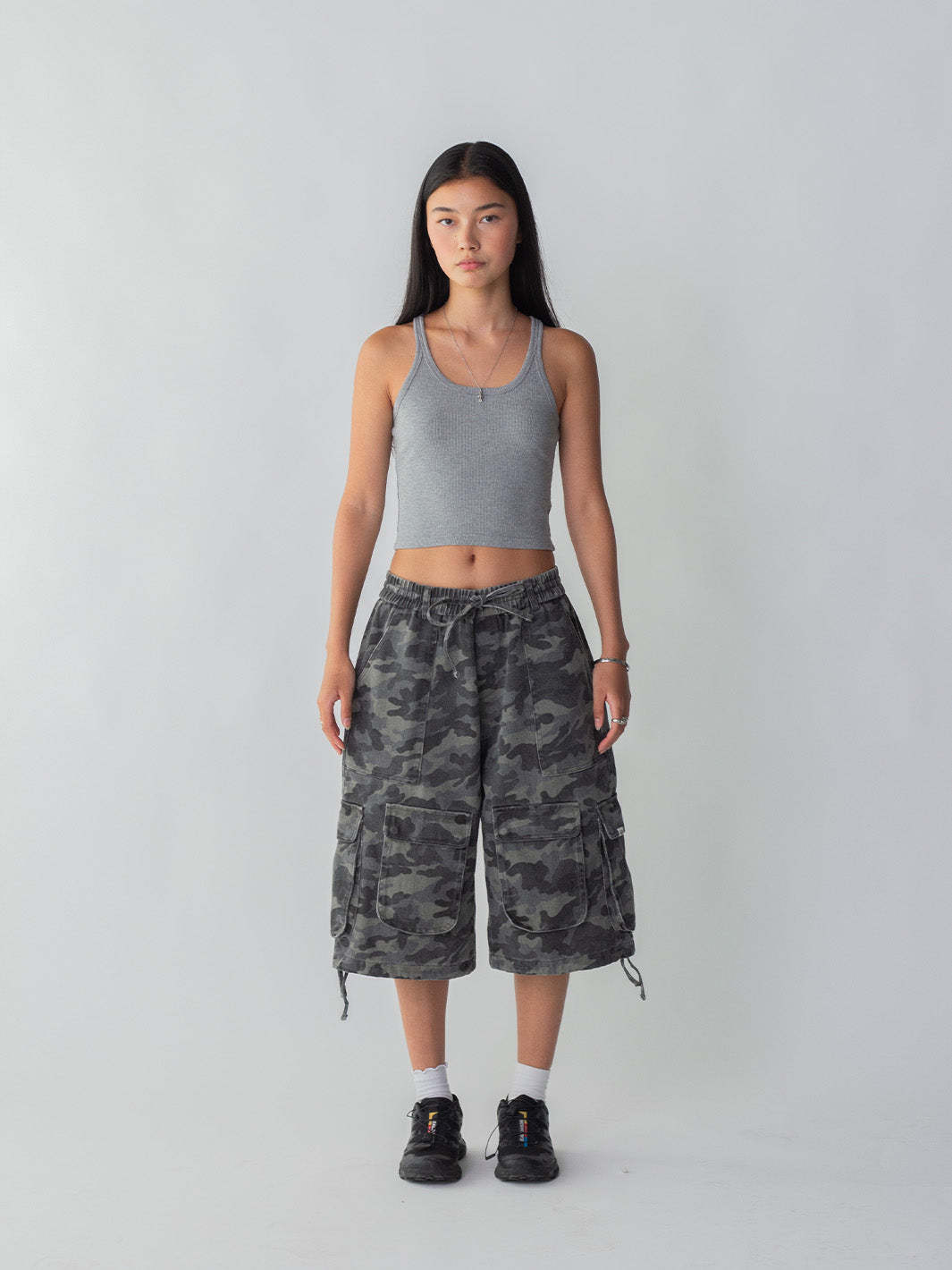 CAMO CARGO SHORTS - SMOKE-Fineriform