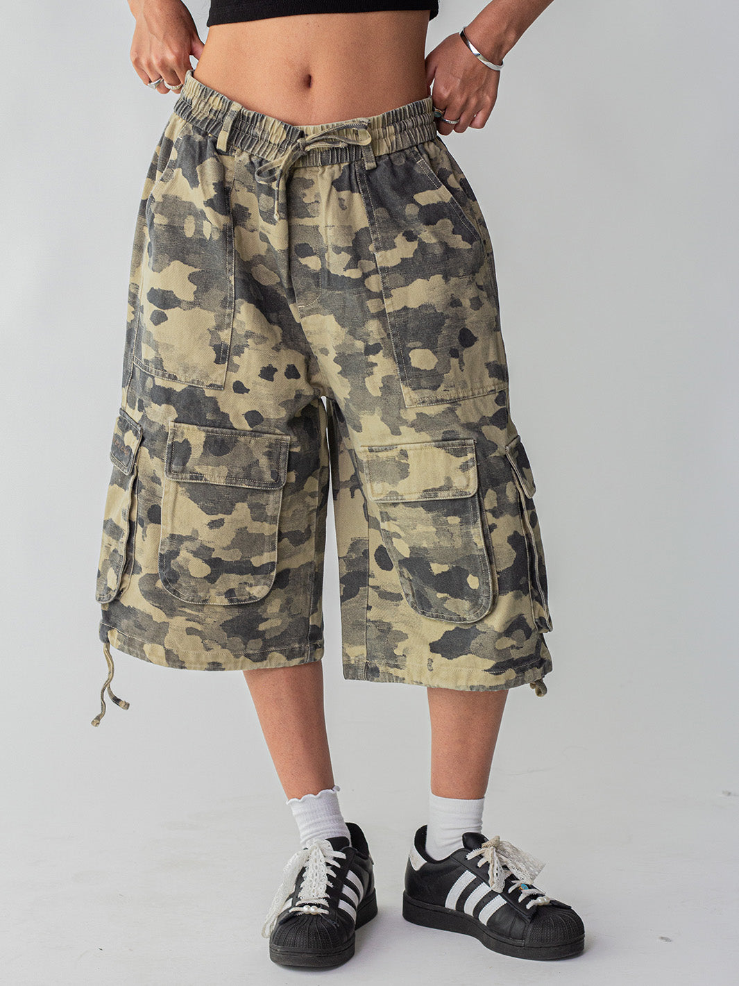 CAMO CARGO SHORTS - DESERT-Fineriform