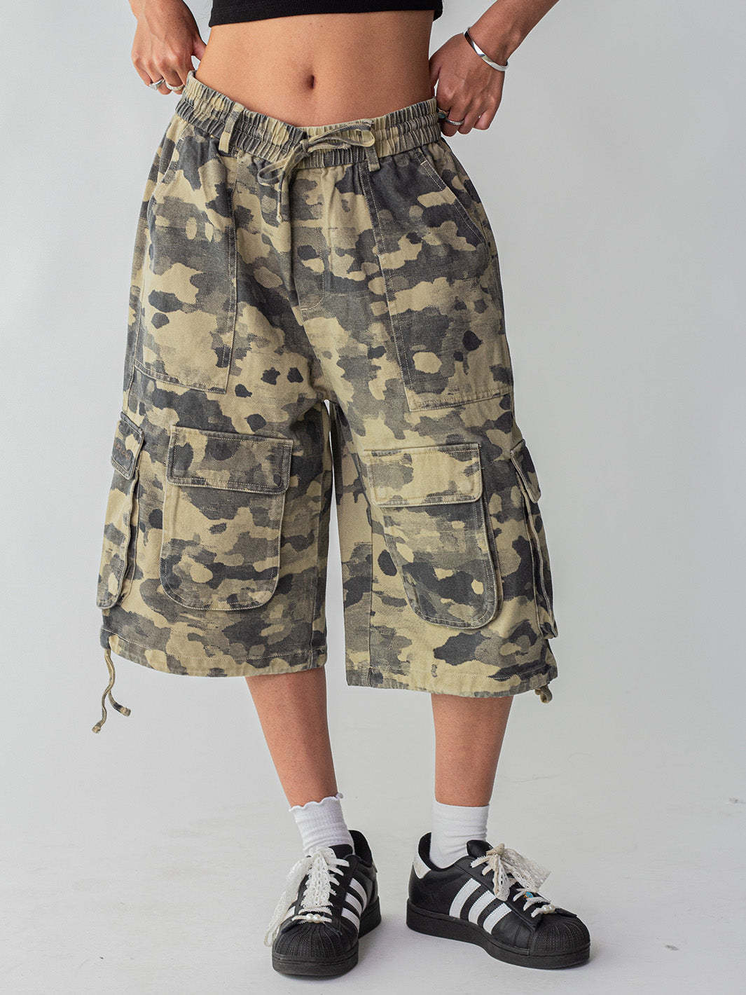 CAMO CARGO SHORTS - DESERT-Fineriform