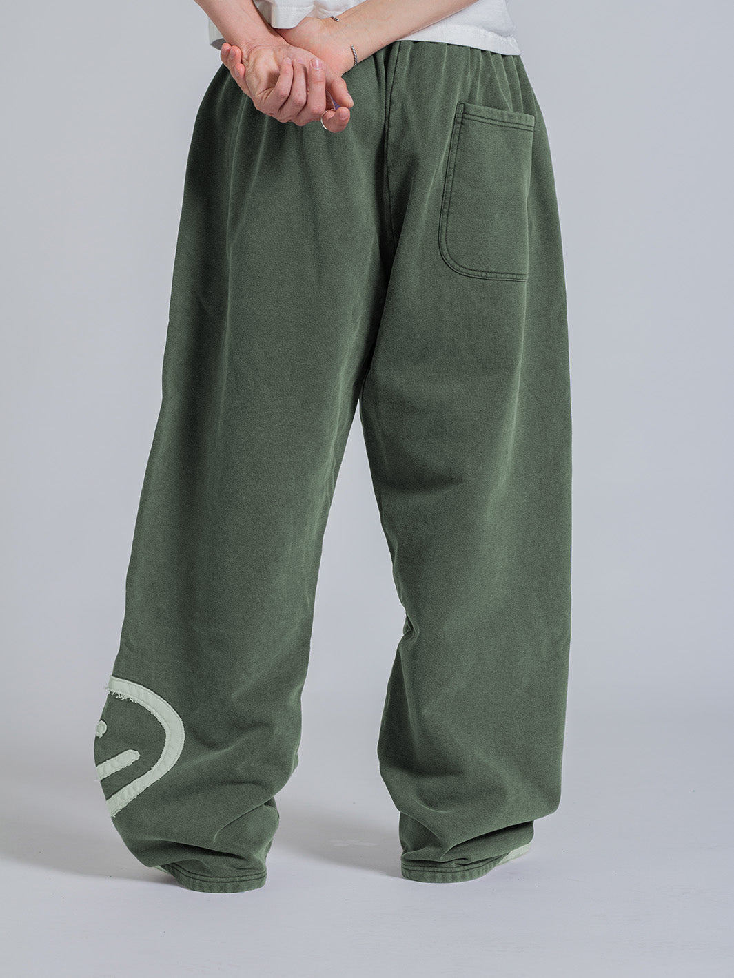 SMILEY PATCH SWEATPANTS - FADED PINE-Fineriform