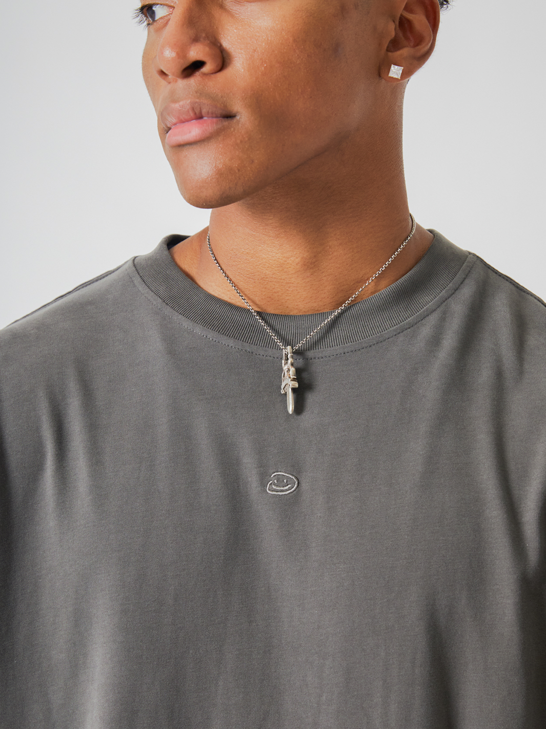 SMILEY LOGO LONG SLEEVE TEE - FADED GREY-Fineriform