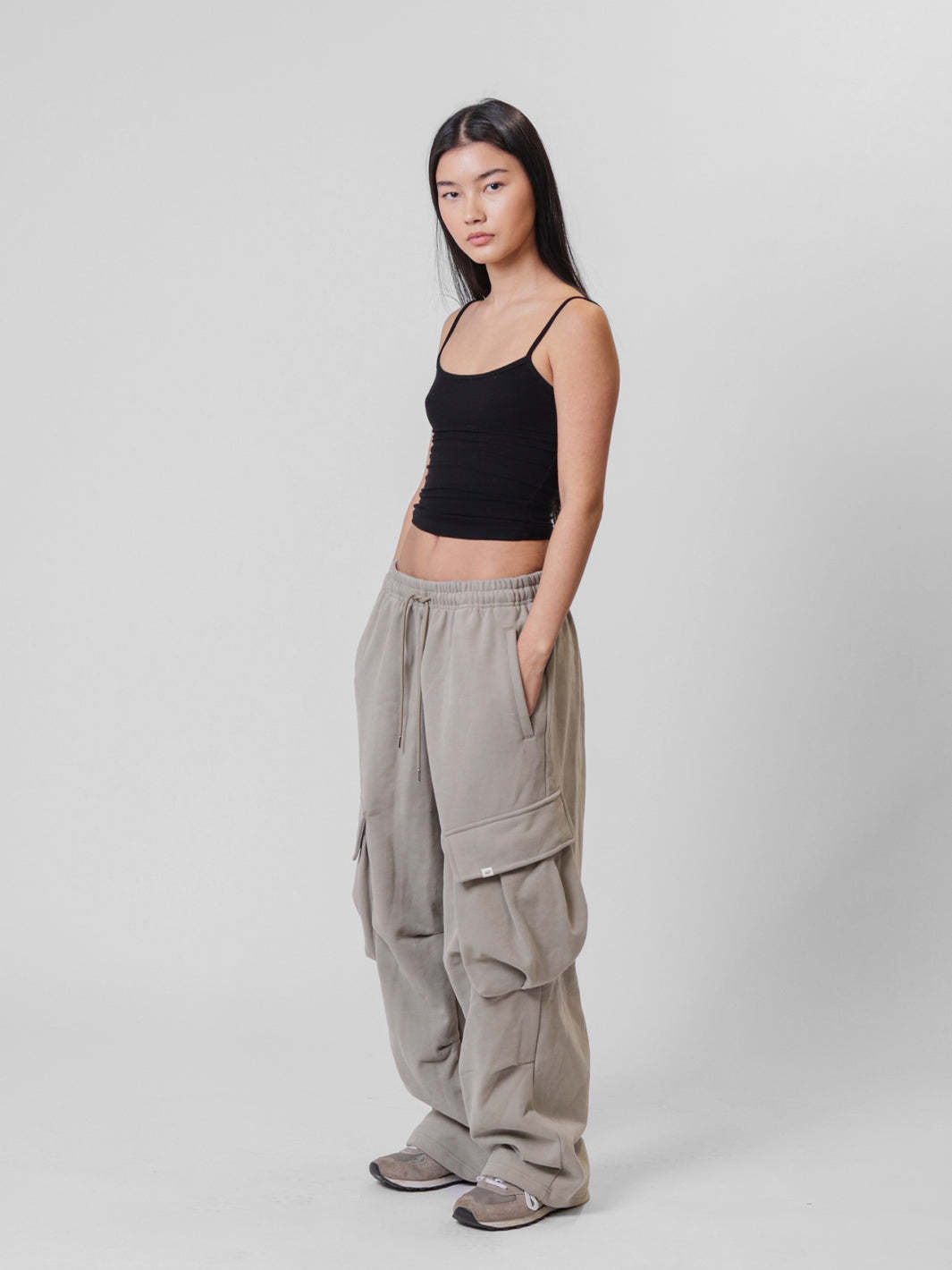 BAGGY CARGO SWEATPANTS - BEIGE-Fineriform