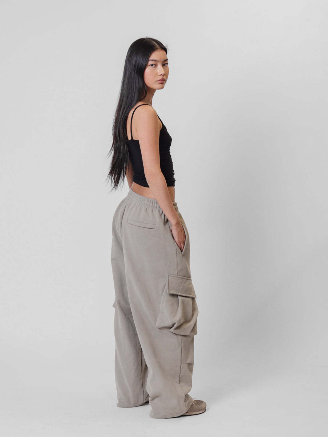 BAGGY CARGO SWEATPANTS - BEIGE-Fineriform