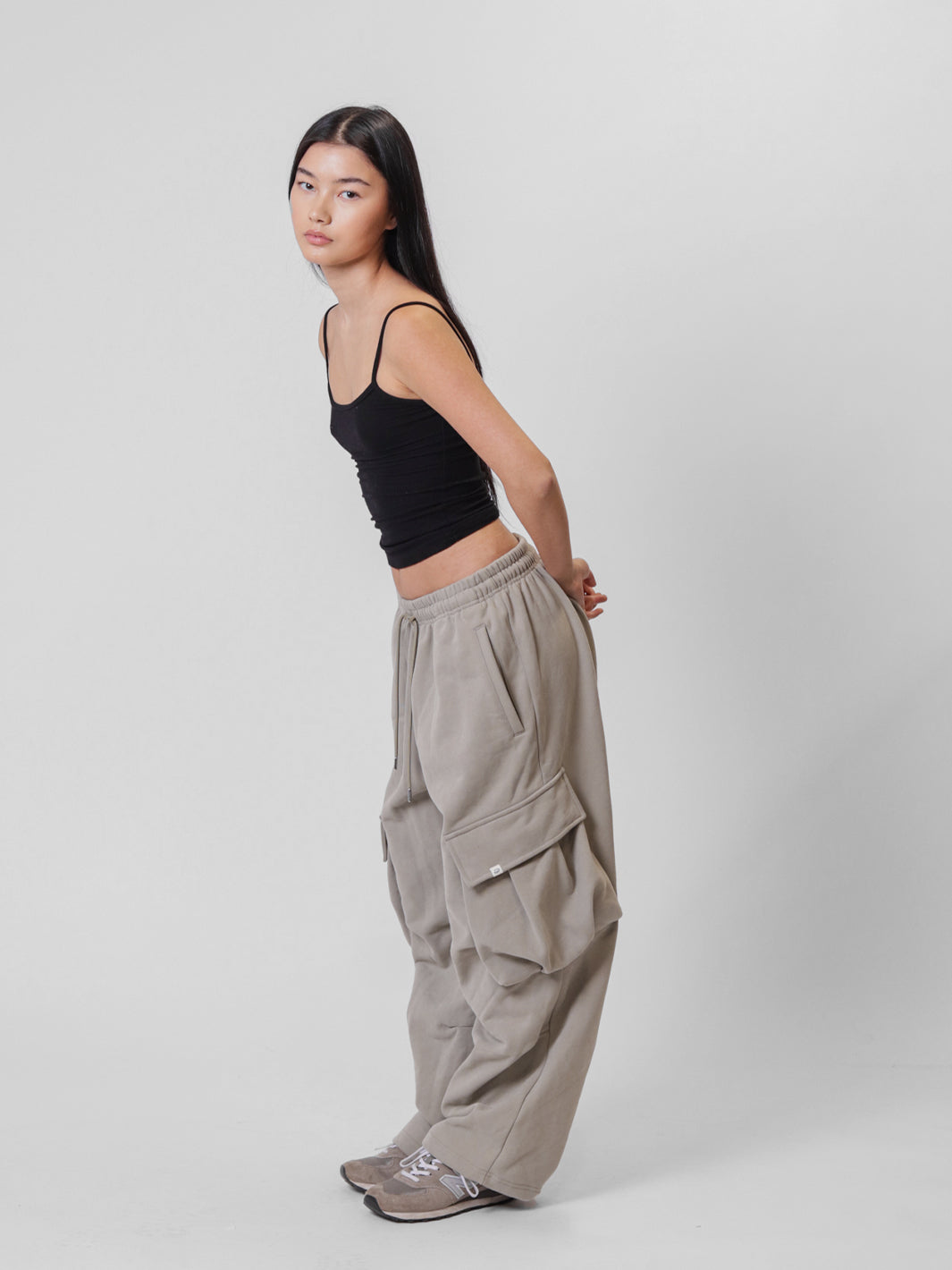 BAGGY CARGO SWEATPANTS - BEIGE-Fineriform