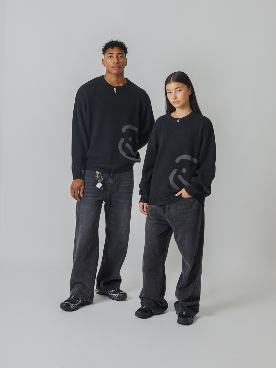 SMILEY LOGO KNIT - BLACK-Fineriform