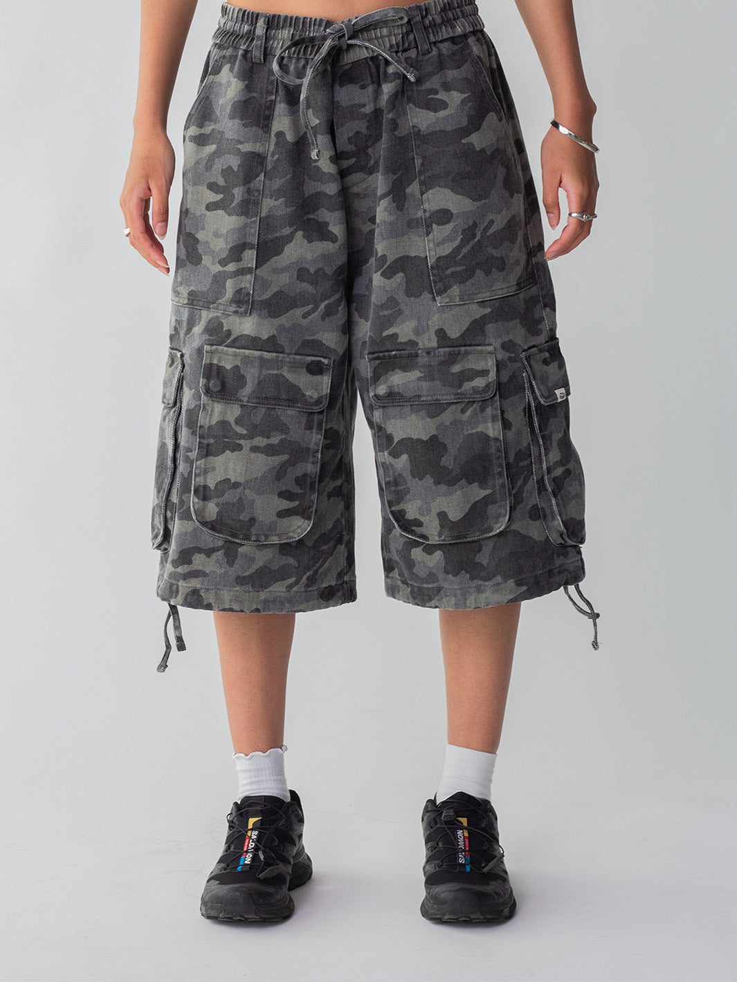 CAMO CARGO SHORTS - SMOKE-Fineriform