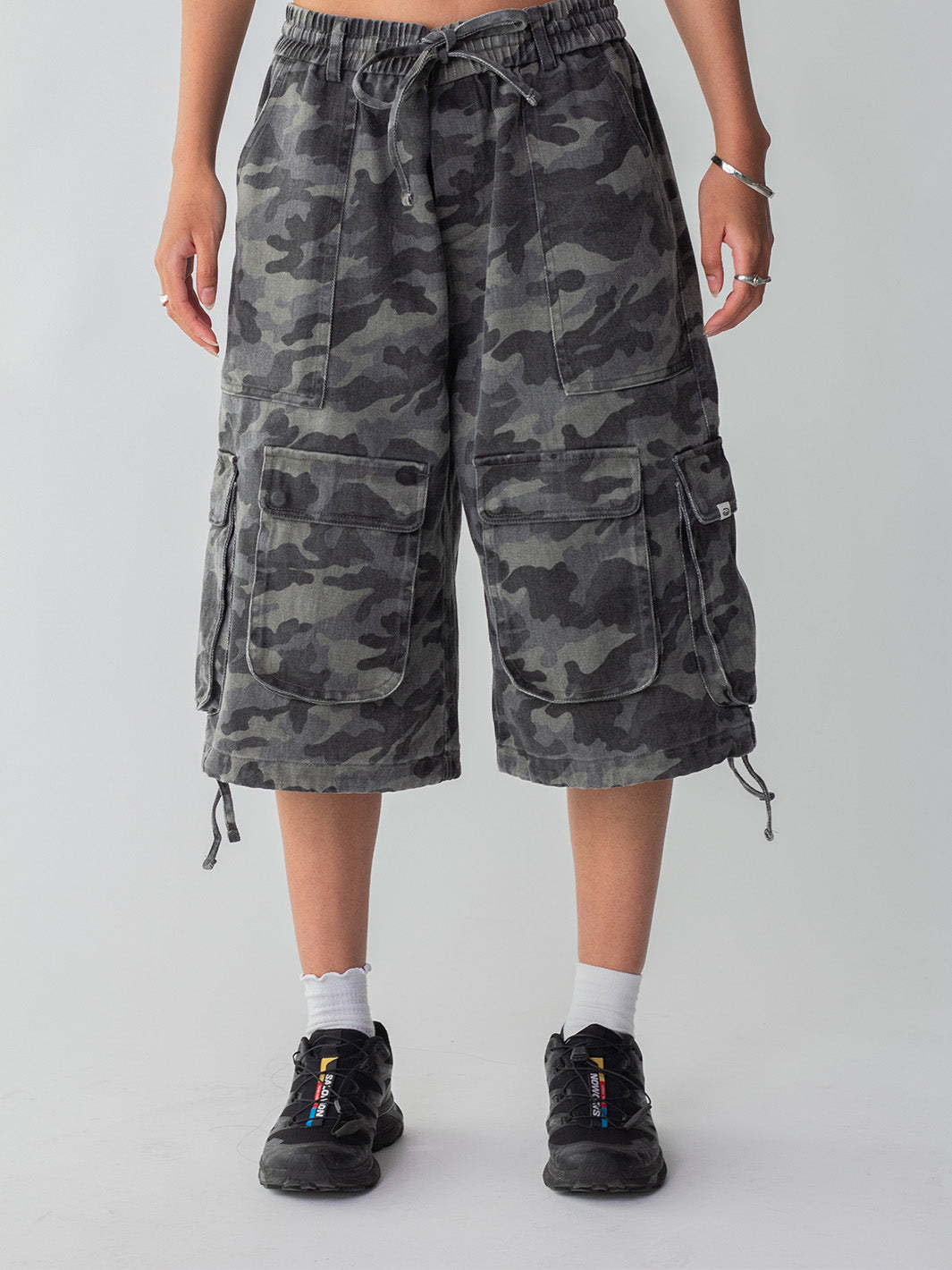 CAMO CARGO SHORTS - SMOKE-Fineriform