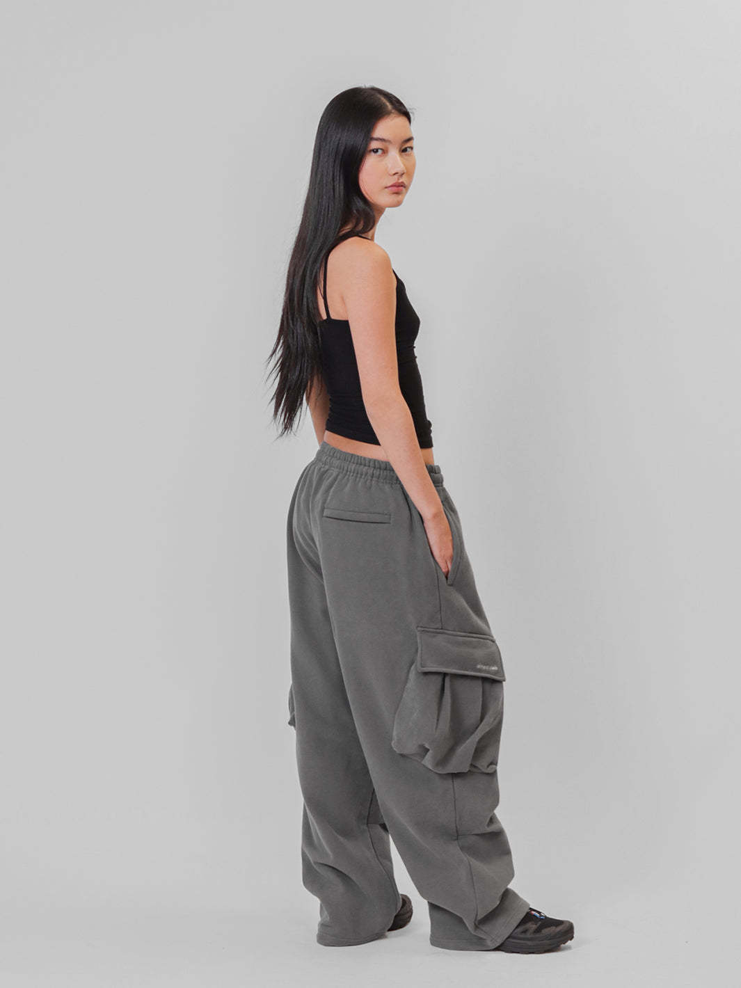 BAGGY CARGO SWEATPANTS - CHARCOAL-Fineriform