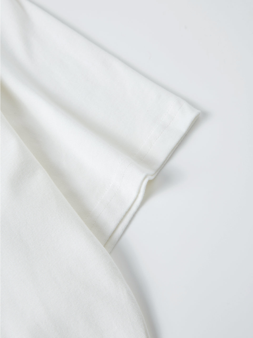 COMMUNITY TEE - WHITE-Fineriform