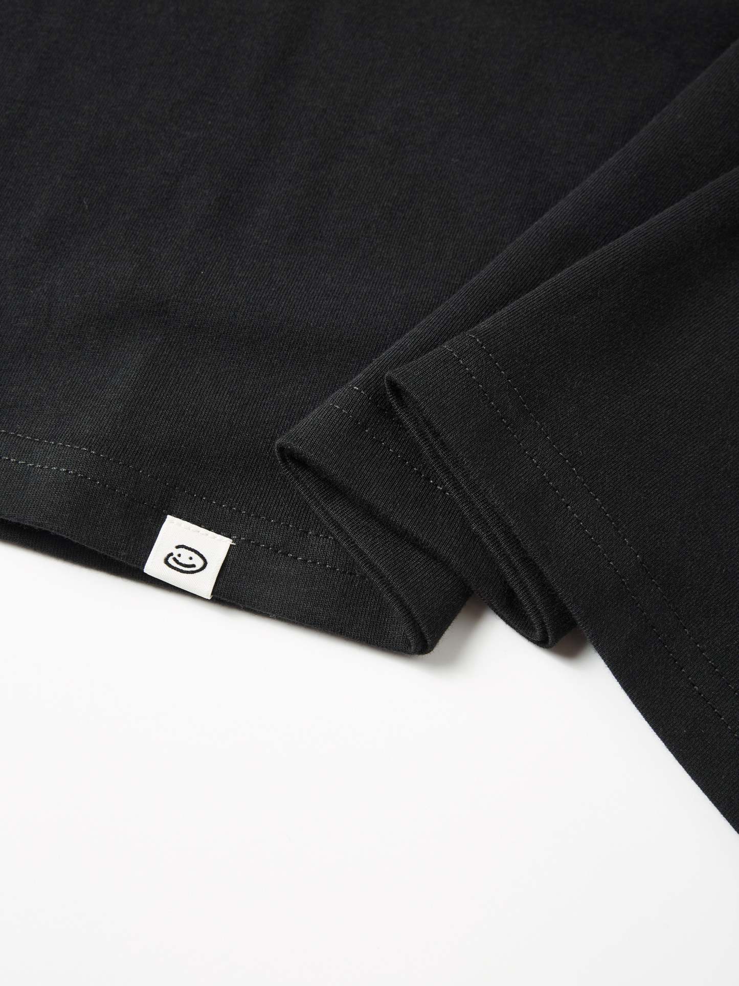 DOODLE SMILEY TEE - BLACK-Fineriform