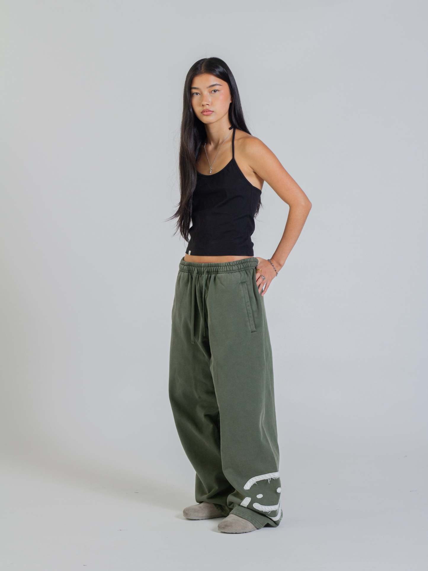 SMILEY PATCH SWEATPANTS - FADED PINE-Fineriform