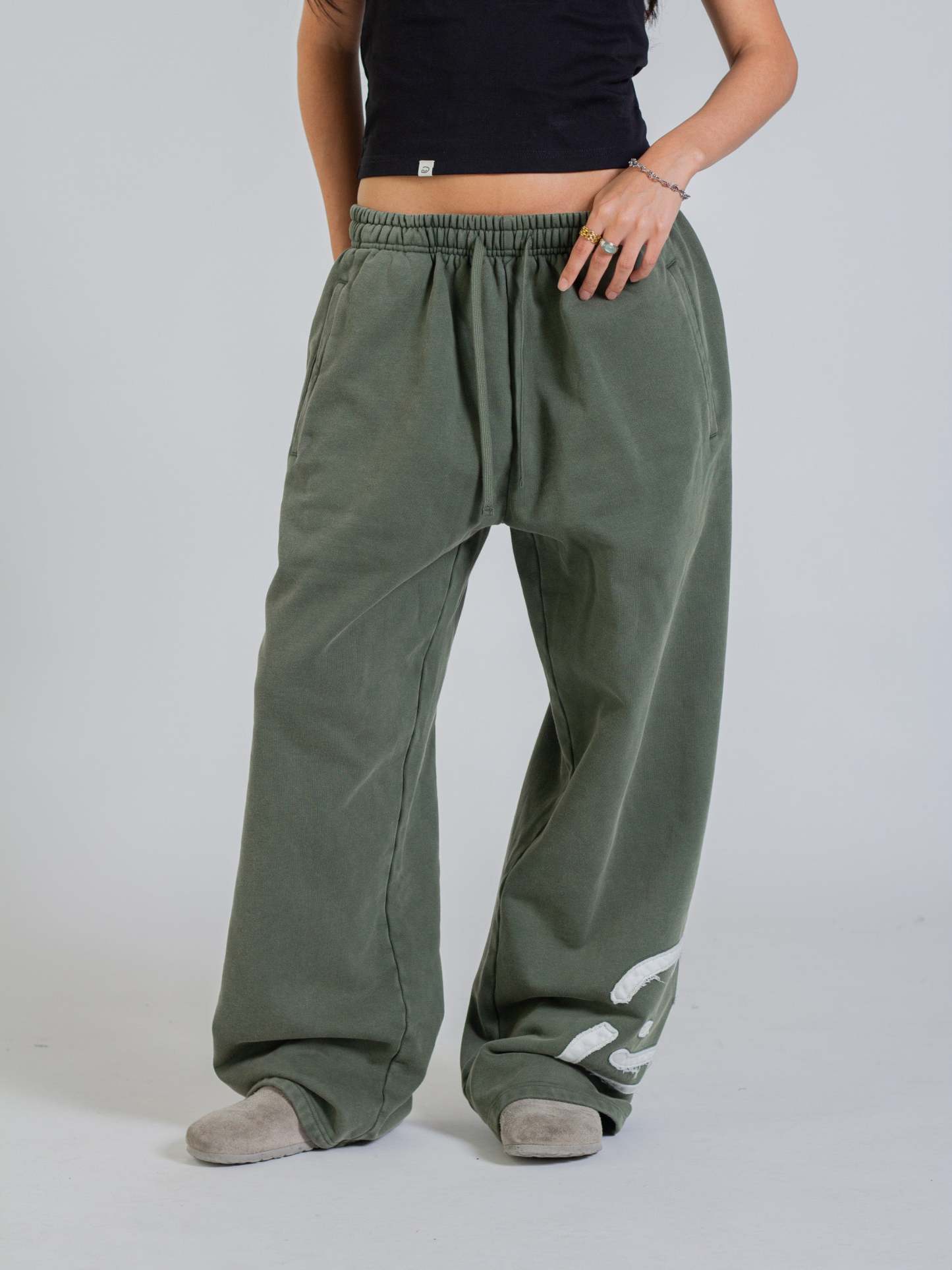 SMILEY PATCH SWEATPANTS - FADED PINE-Fineriform