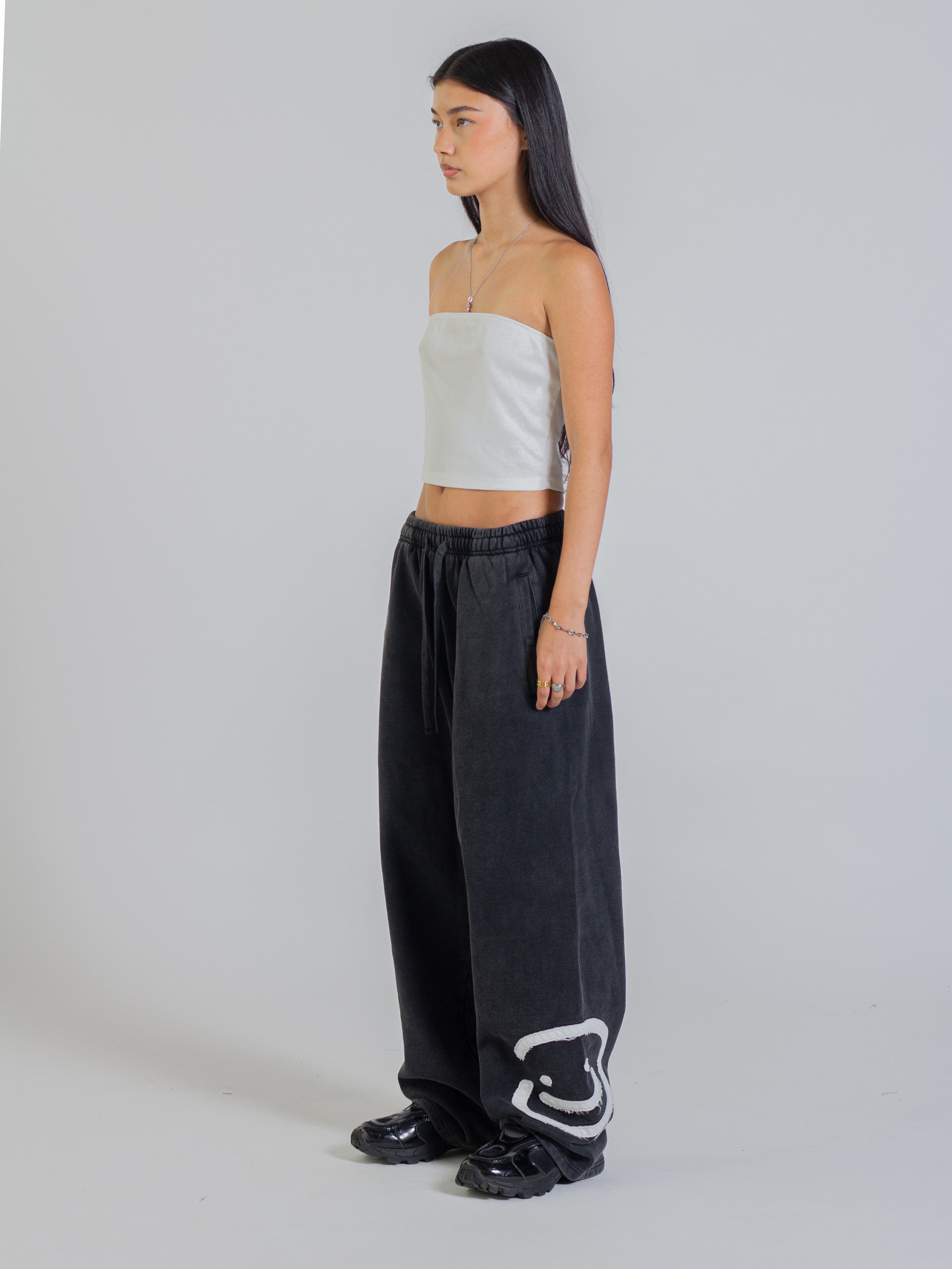 SMILEY PATCH SWEATPANTS - VINTAGE BLACK-Fineriform