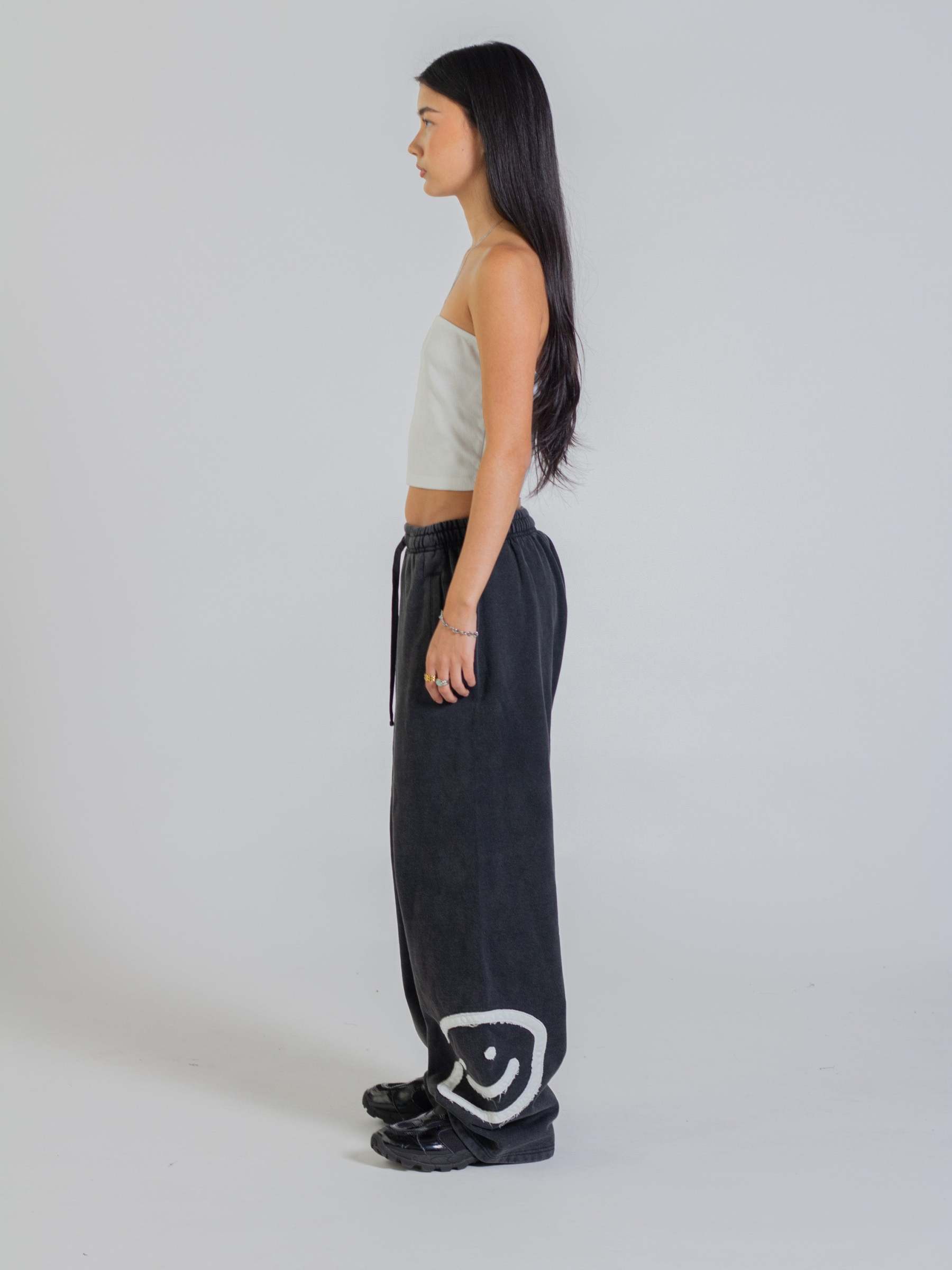 SMILEY PATCH SWEATPANTS - VINTAGE BLACK-Fineriform