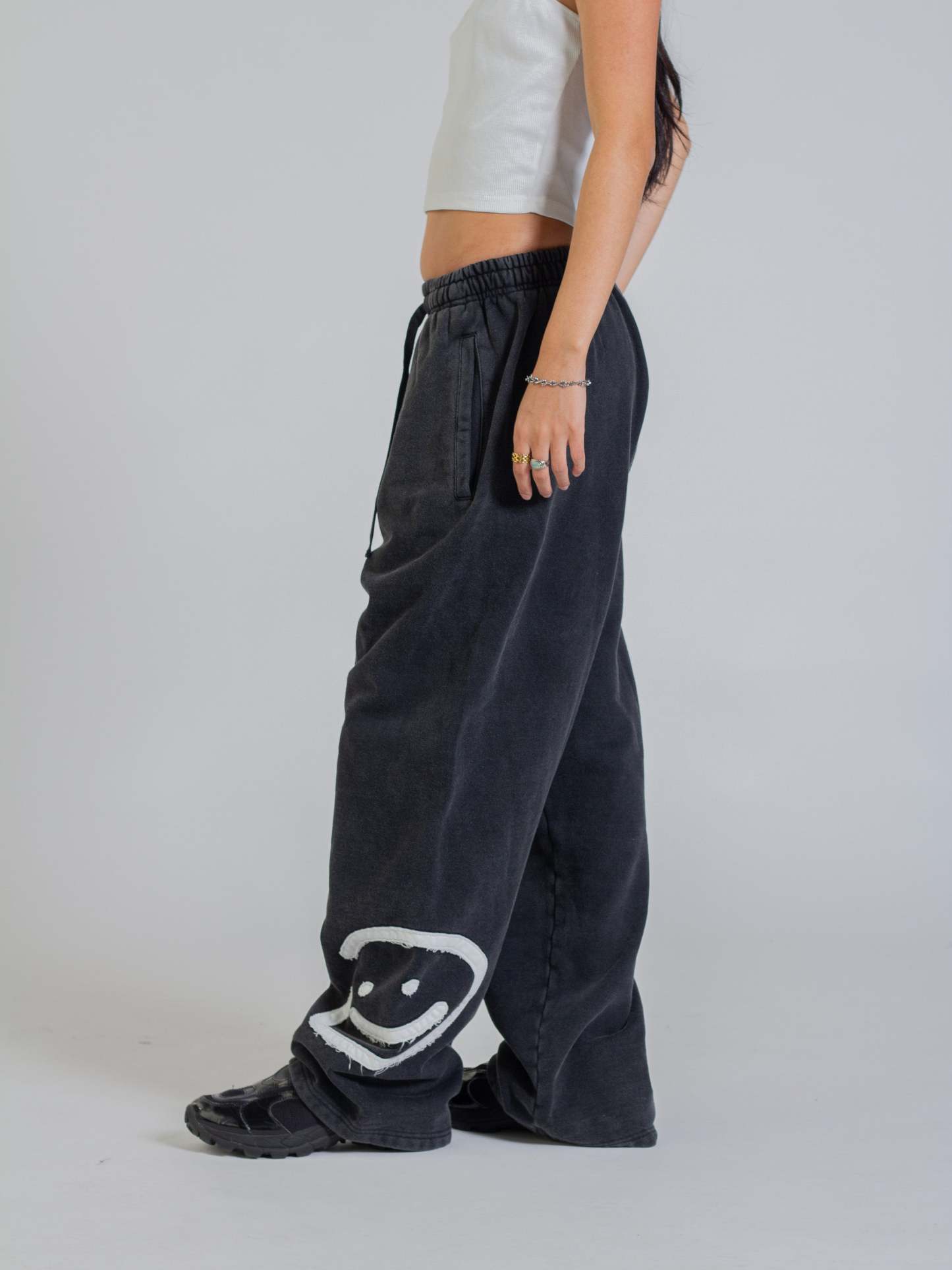 SMILEY PATCH SWEATPANTS - VINTAGE BLACK-Fineriform
