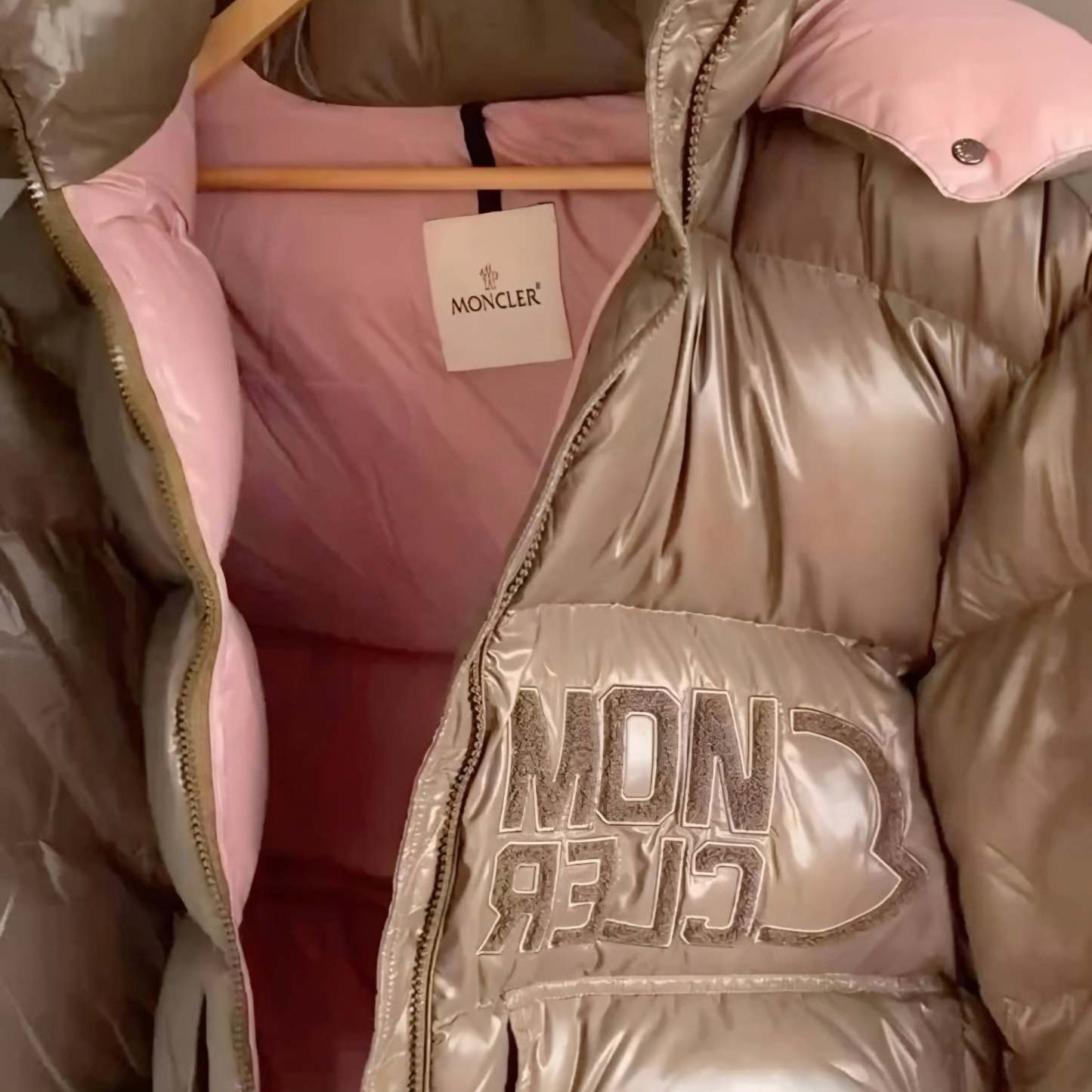 Moncler Abbaye Down Jacket-Fineriform