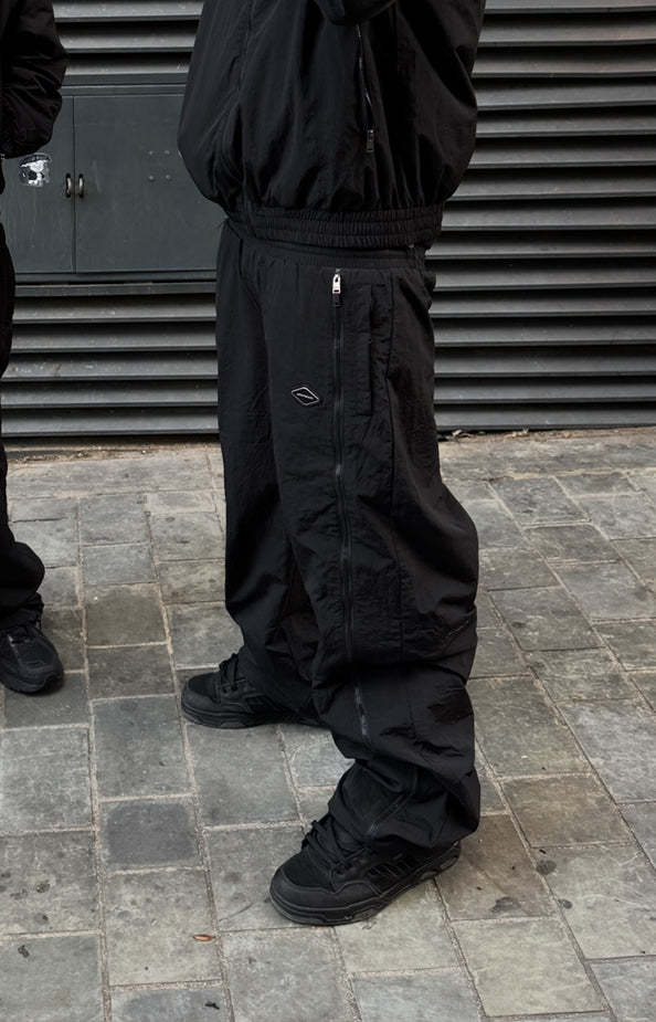 BLACK BAGGY ZIP TRACKIES-Fineriform