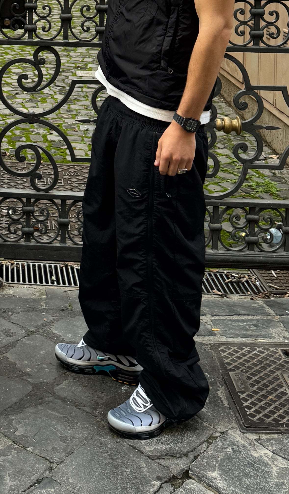 BLACK BAGGY ZIP TRACKIES-Fineriform