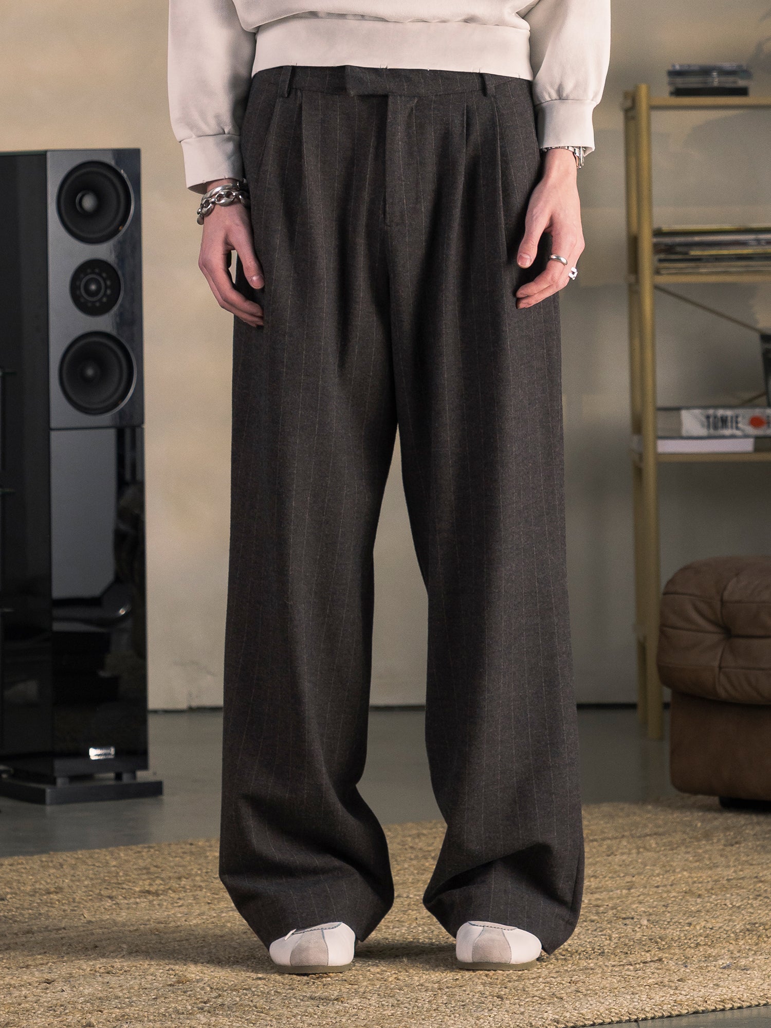 PINSTRIPE PLEATED PANTS - BROWN-Fineriform