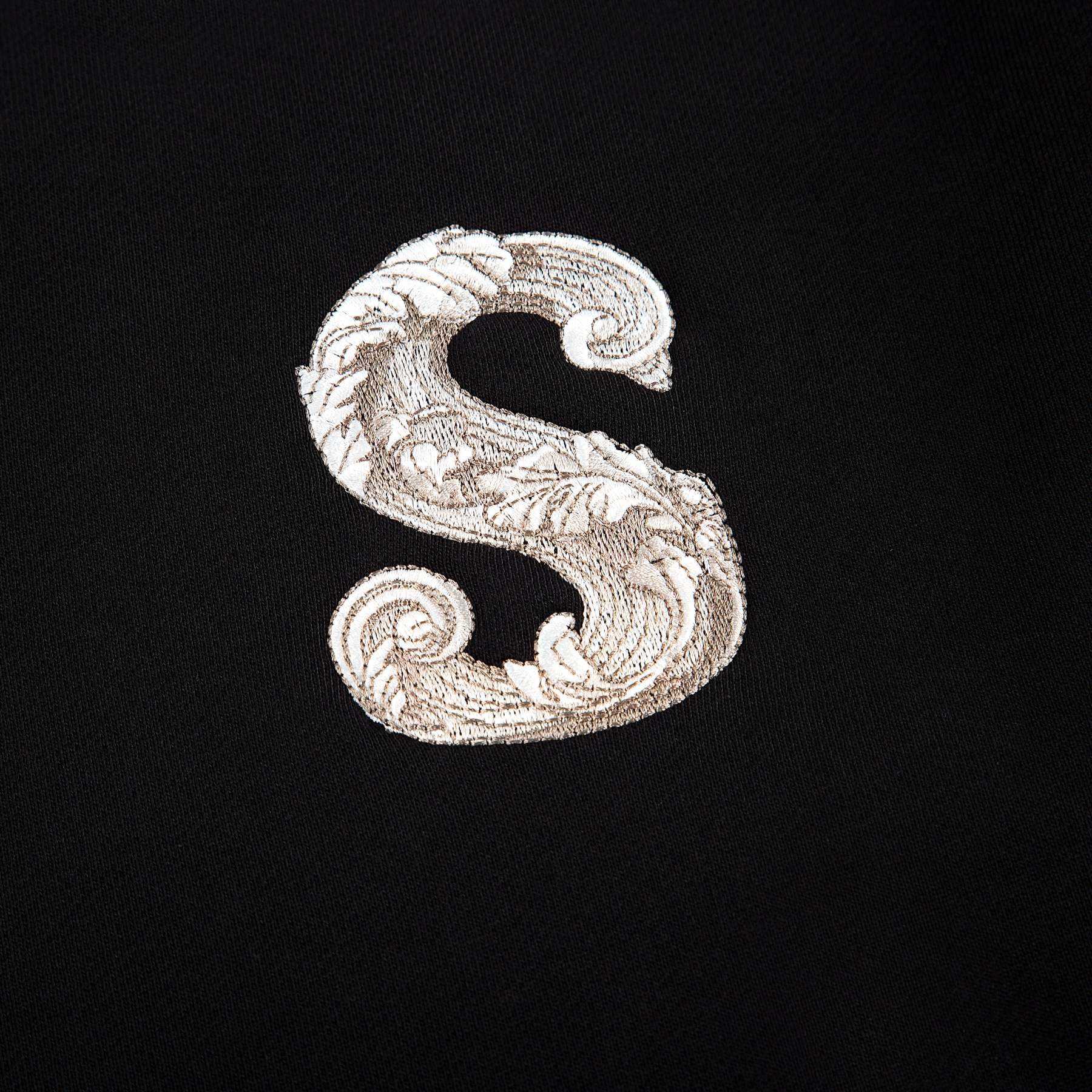 "awakening" Crewneck black 02-Fineriform