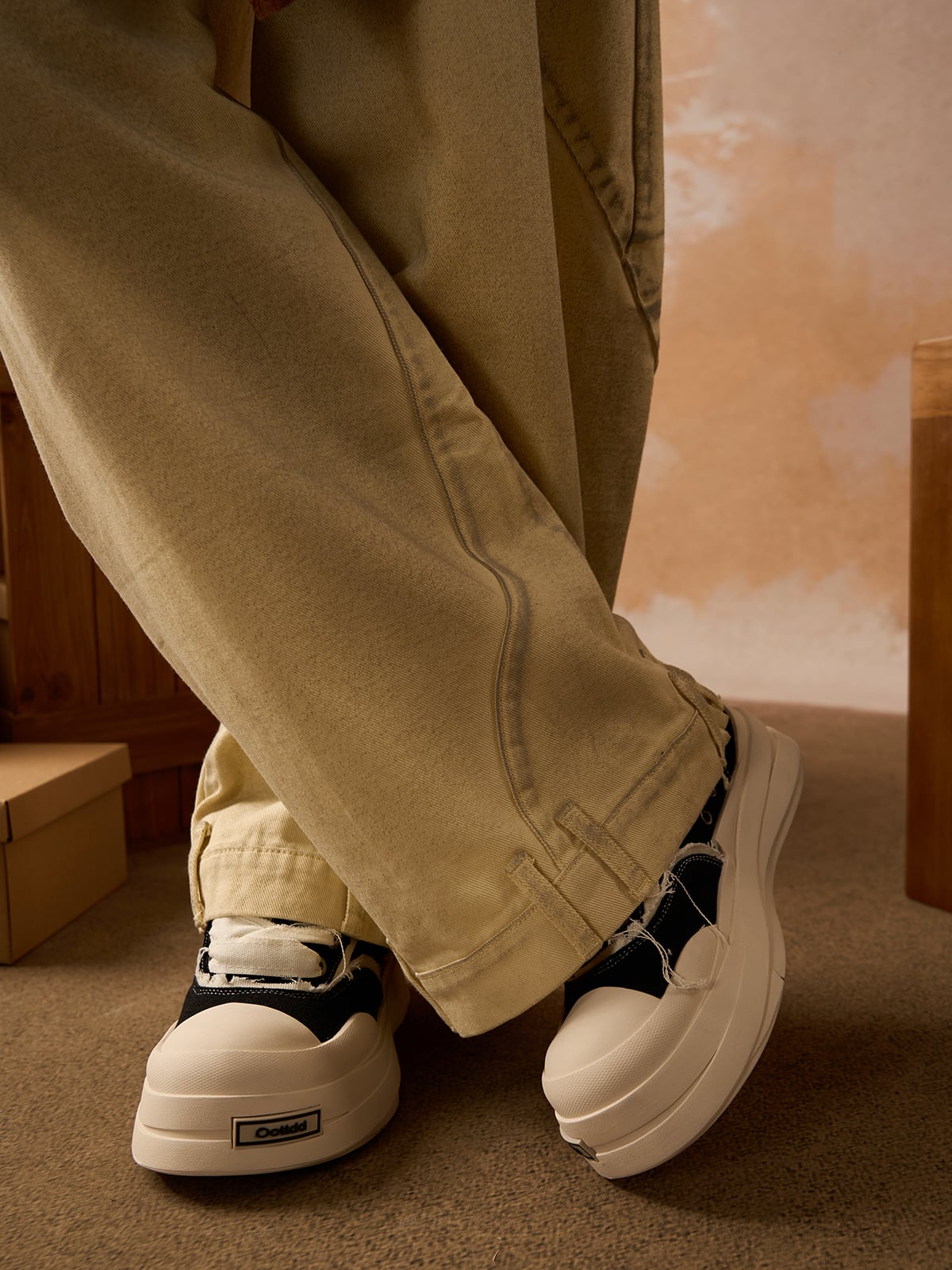 Washed Distressed Detachable Scarf Barrel Jeans - 2550-Fineriform