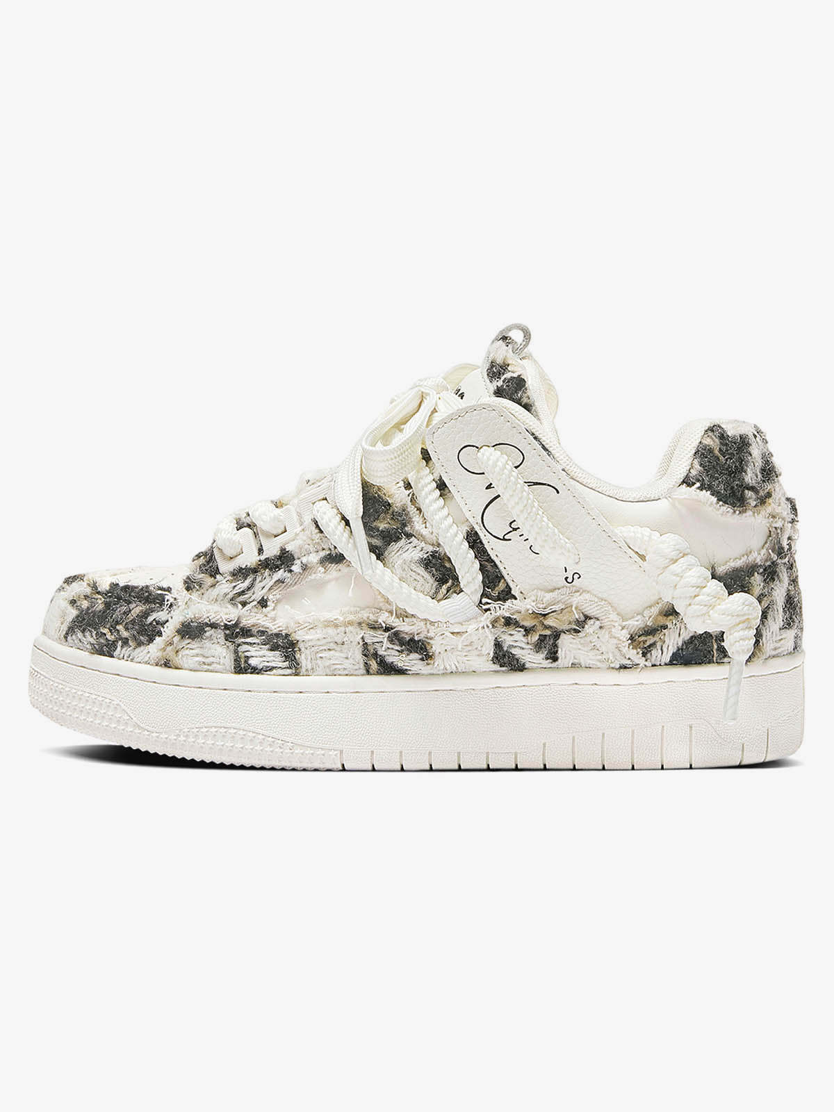 Rubber Sole Contrast Color Destruction Tassel Sneakers - 2356-Fineriform