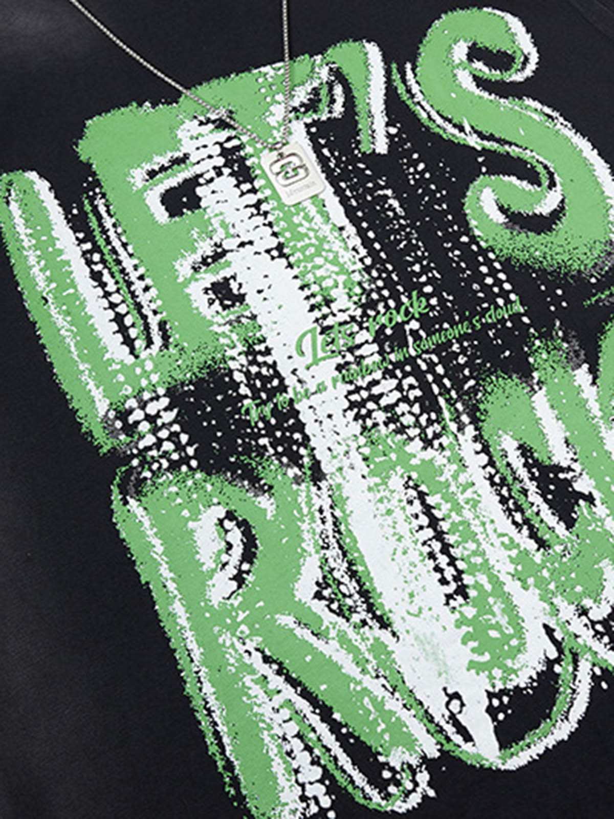 Street Graphic Spray Print Necklace T-Shirt-Fineriform