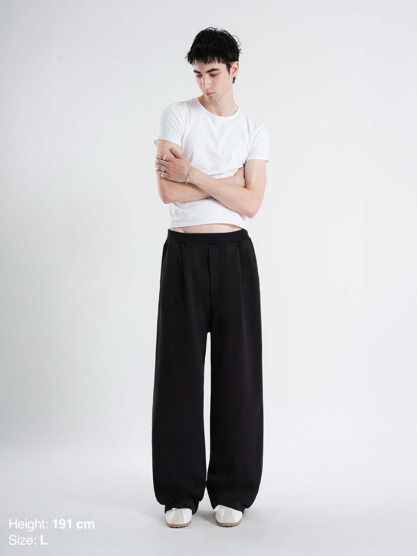 PLEATED SWEATPANTS - BLACK-Fineriform