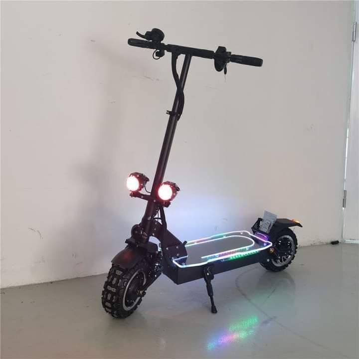 Hoodax Dualtron - Mad Man Mechanics